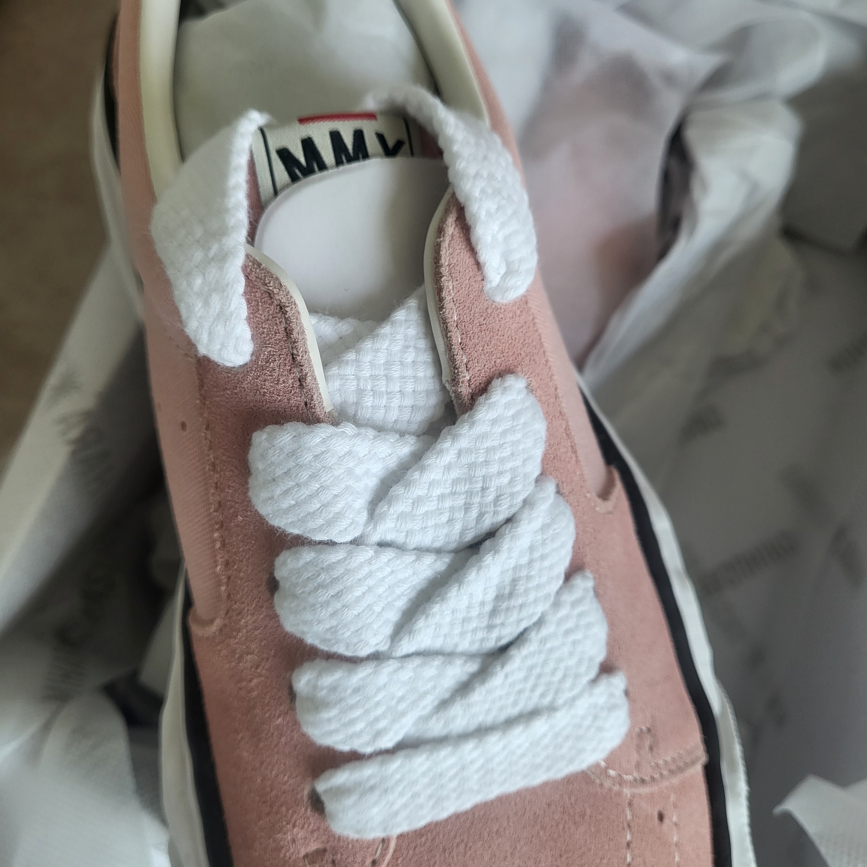Mihara Yasuhiro Eric OG Sole Mix Material Low-Top Sneaker Pink 착용 스타일 - 1