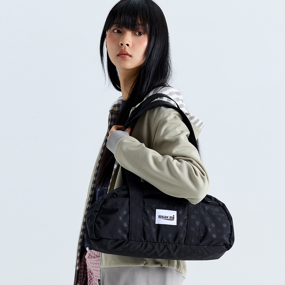 마크니 더플 숄더백 도트 블랙(MACNI Duffle Shoulder Bag Dot Black) - 2