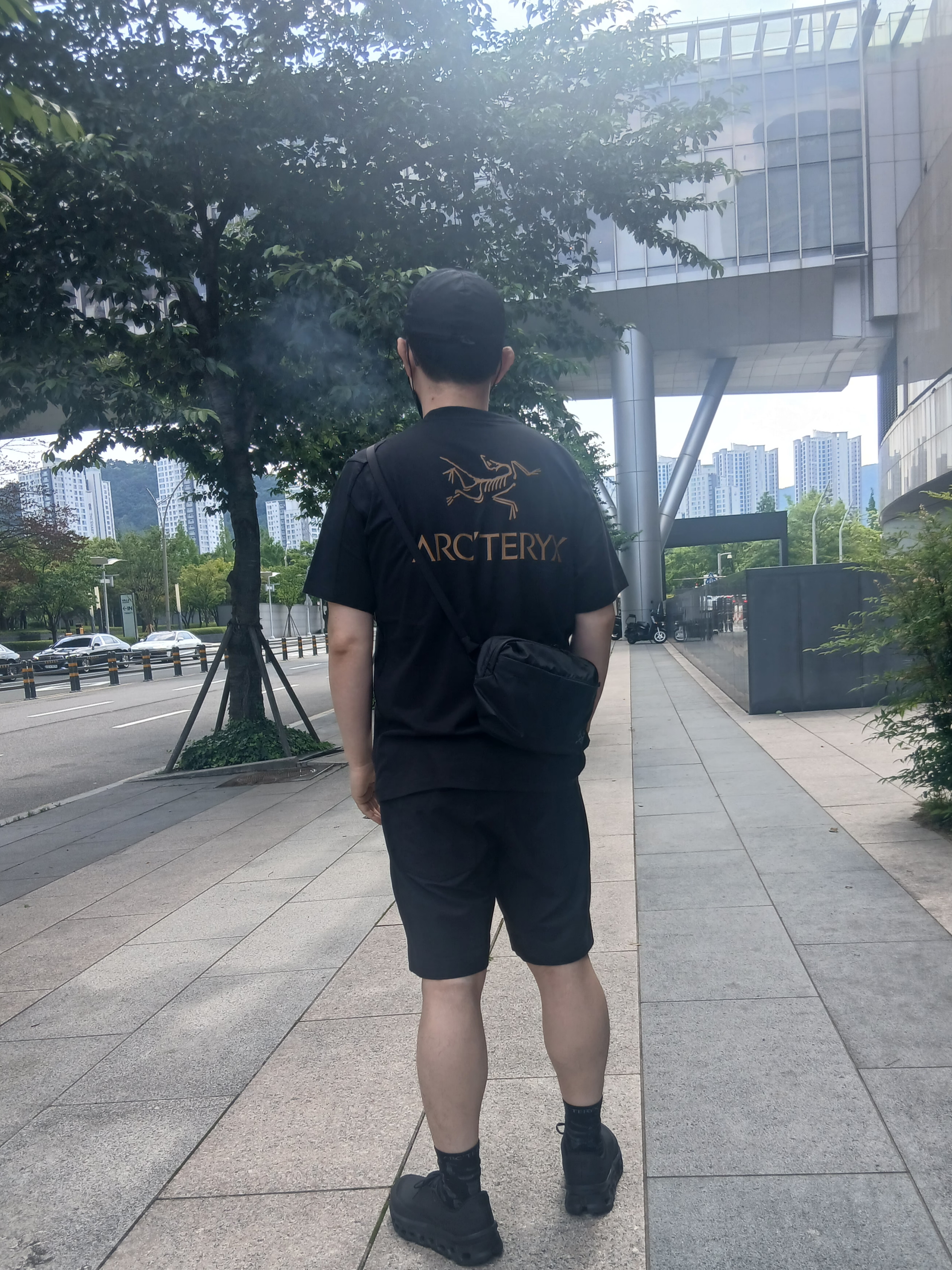 On Running x Post Archive Faction (Paf) Cloudmonster 2 Black Magnet, Stone Island 9100011 Nylon Metal in Econyl Baseball Cap with Drawcord Compass Embroidery Black 착용 스타일 - 8
