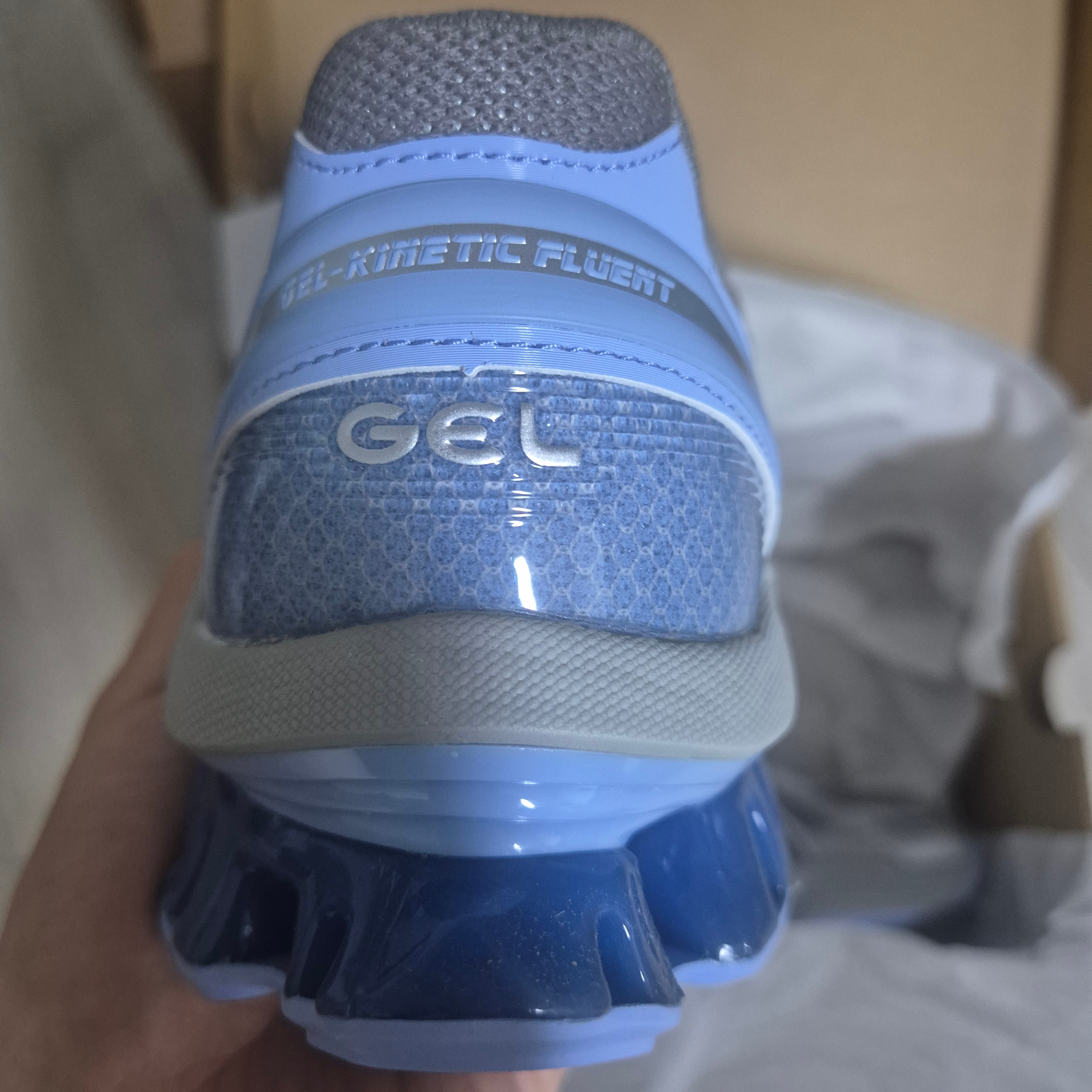 Asics Gel-Kinetic Fluent Clay Grey Steel Grey 착용 스타일 - 3