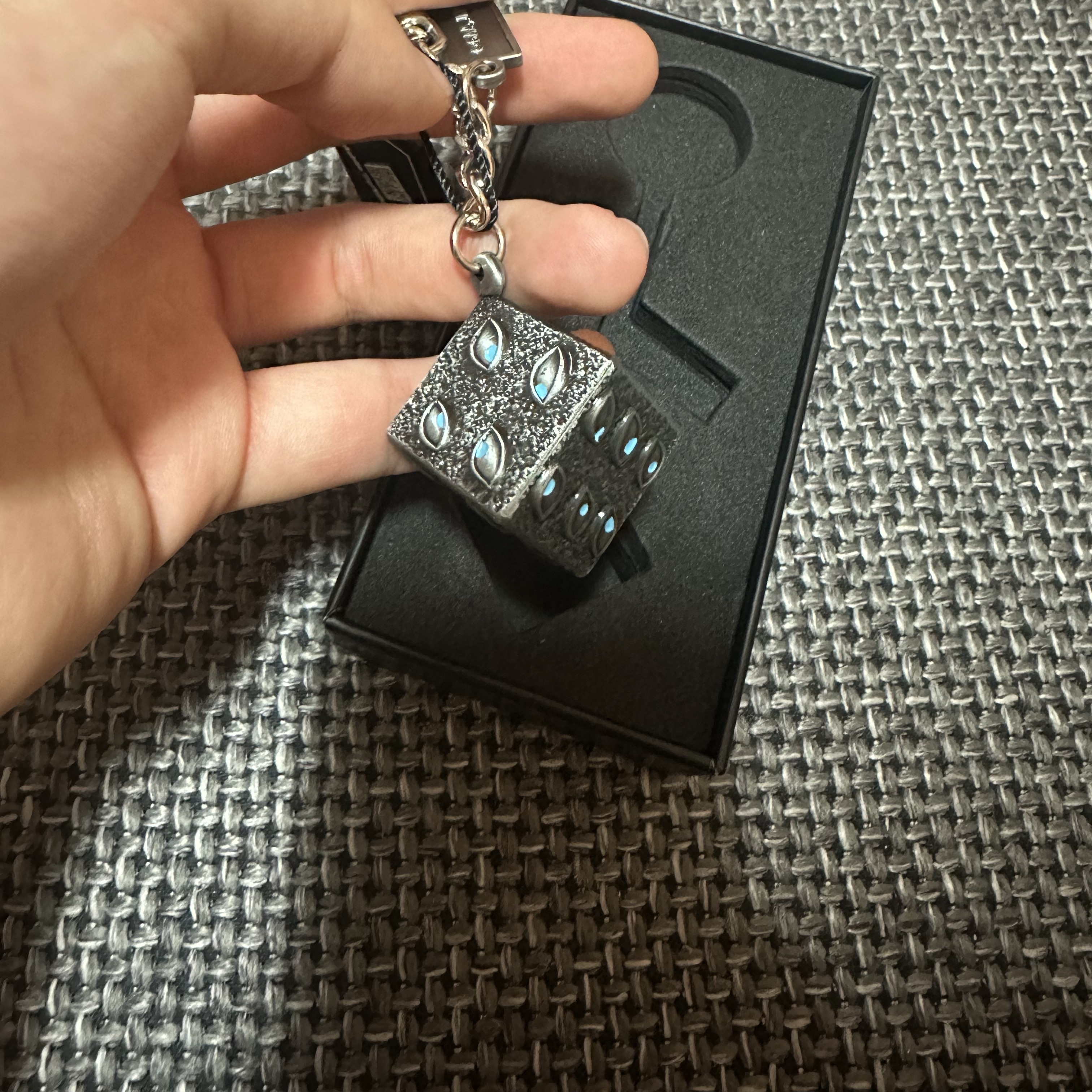 Jujutsu Kaisen Prison Realm Keyring 착용 스타일 - 3