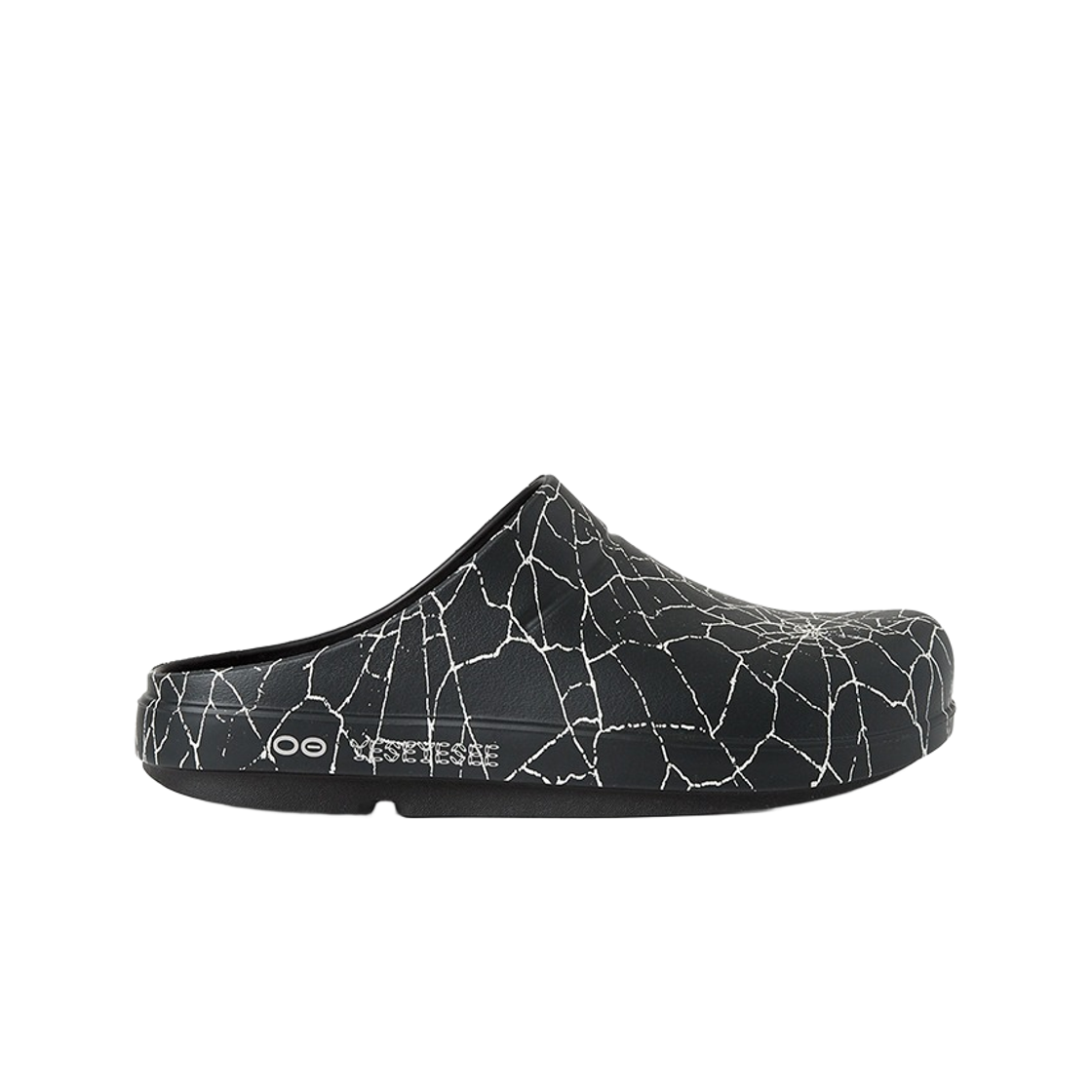 우포스 x 예스아이씨 클로그 블랙(Oofos x Yeseyesee Clog Black)