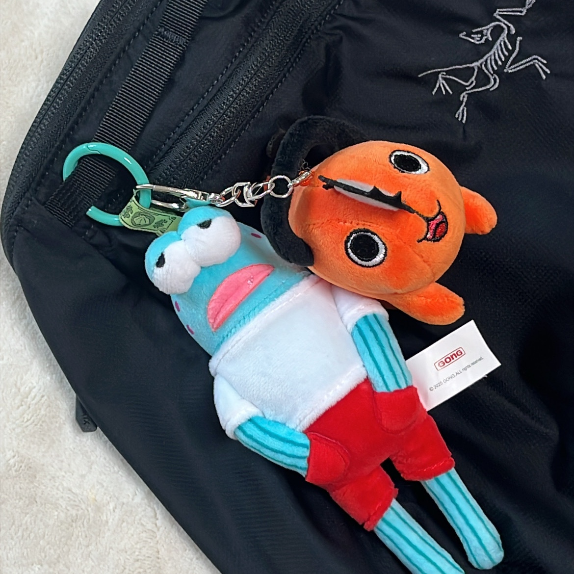 Pop Mart Bikini Bottom Buddies Whimsical Plush Cool Fish (Opened Case), Dream C&C Chainsaw Man Pochita Keyring 8cm 착용 스타일