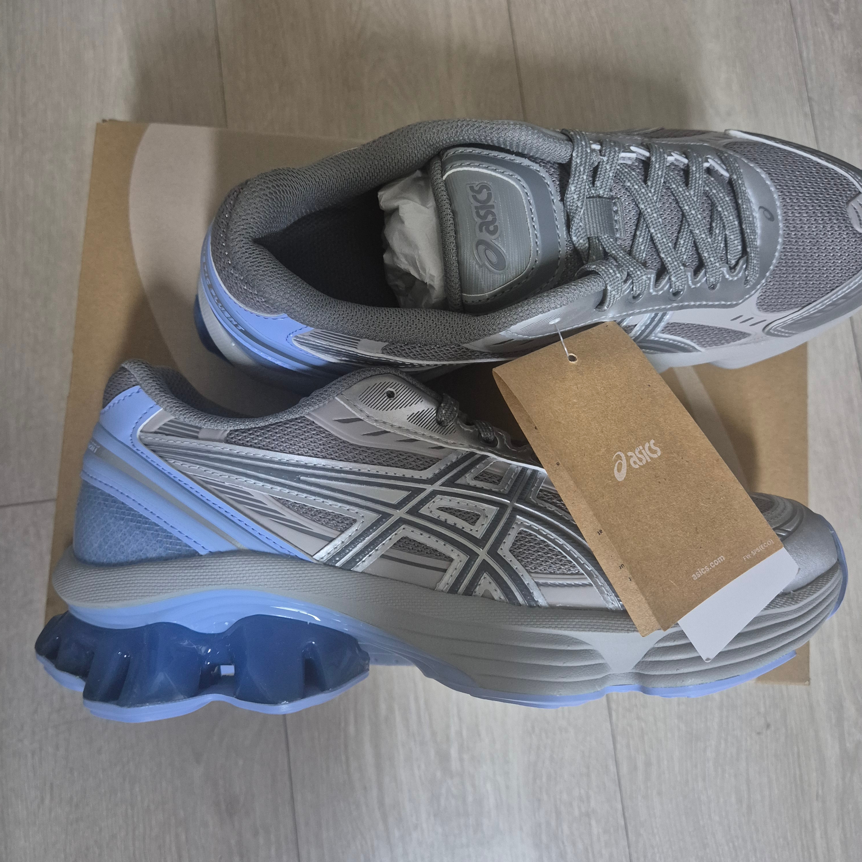 Asics Gel-Kinetic Fluent Clay Grey Steel Grey 착용 스타일 - 1
