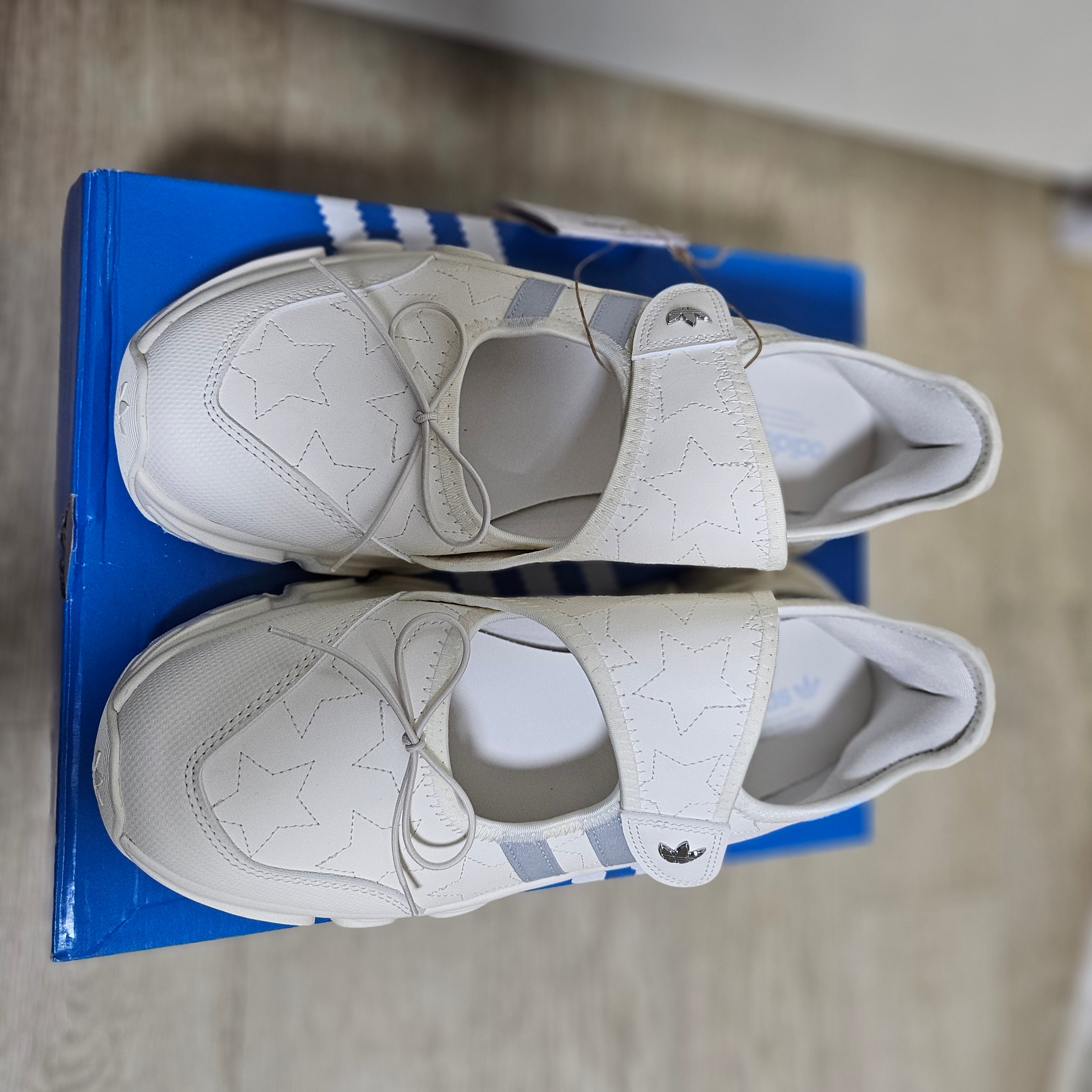 (W) Adidas Adifom Megajane Cloud White Off White, (W) Adidas Adifom Megajane Core Black Iron Metallic 착용 스타일 - 2