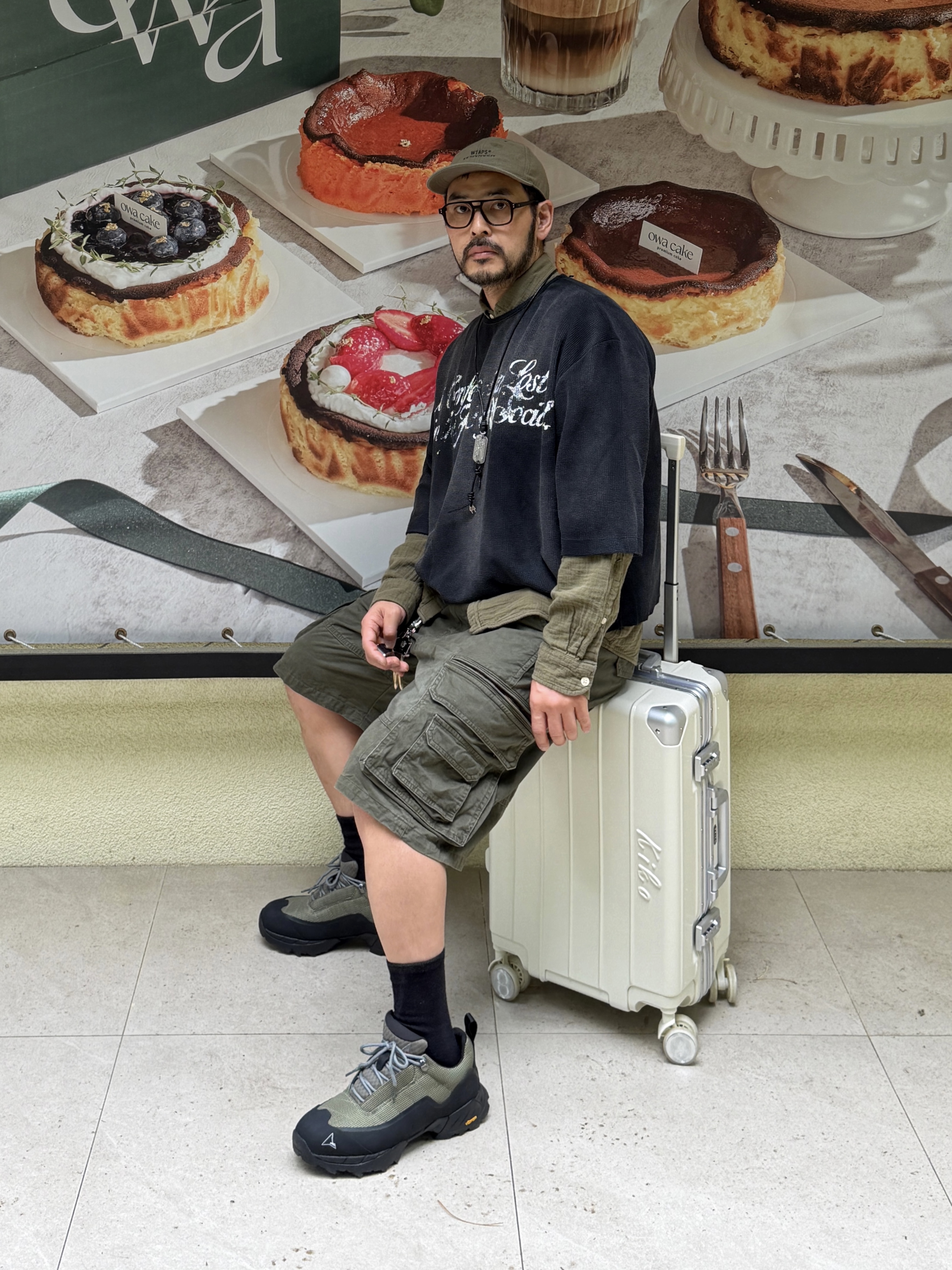 Roa Hiking Katharina Olive Black, NOMANUAL Washed Cargo Shorts Olive 착용 스타일 - 5