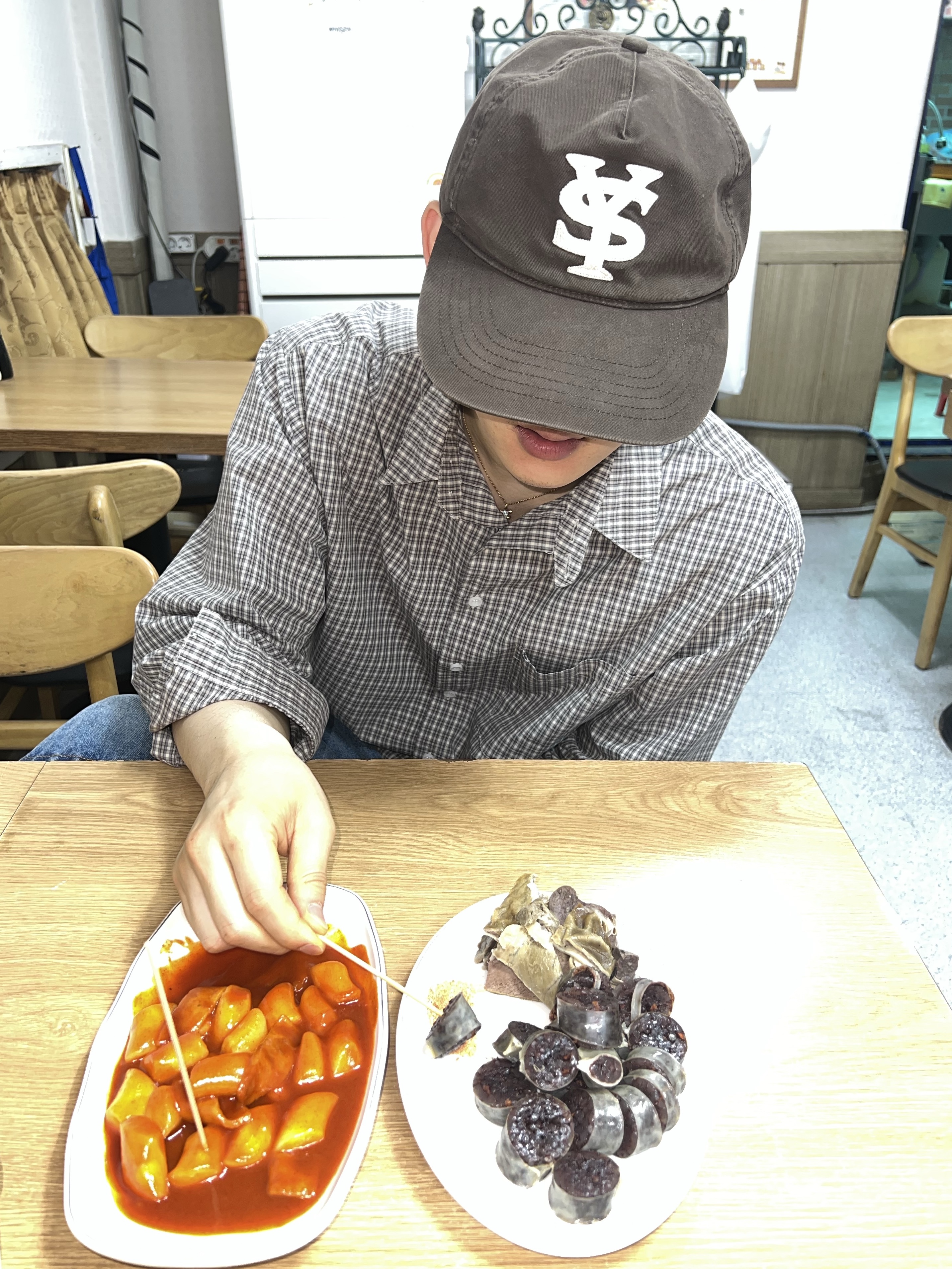 Sunday Ceremony Sy Logo 5 Panel Cotton Cap - Brown, (W) Celine Triomphe Rhinestone Necklace in Brass with Gold Finish and Crystals Gold 착용 스타일