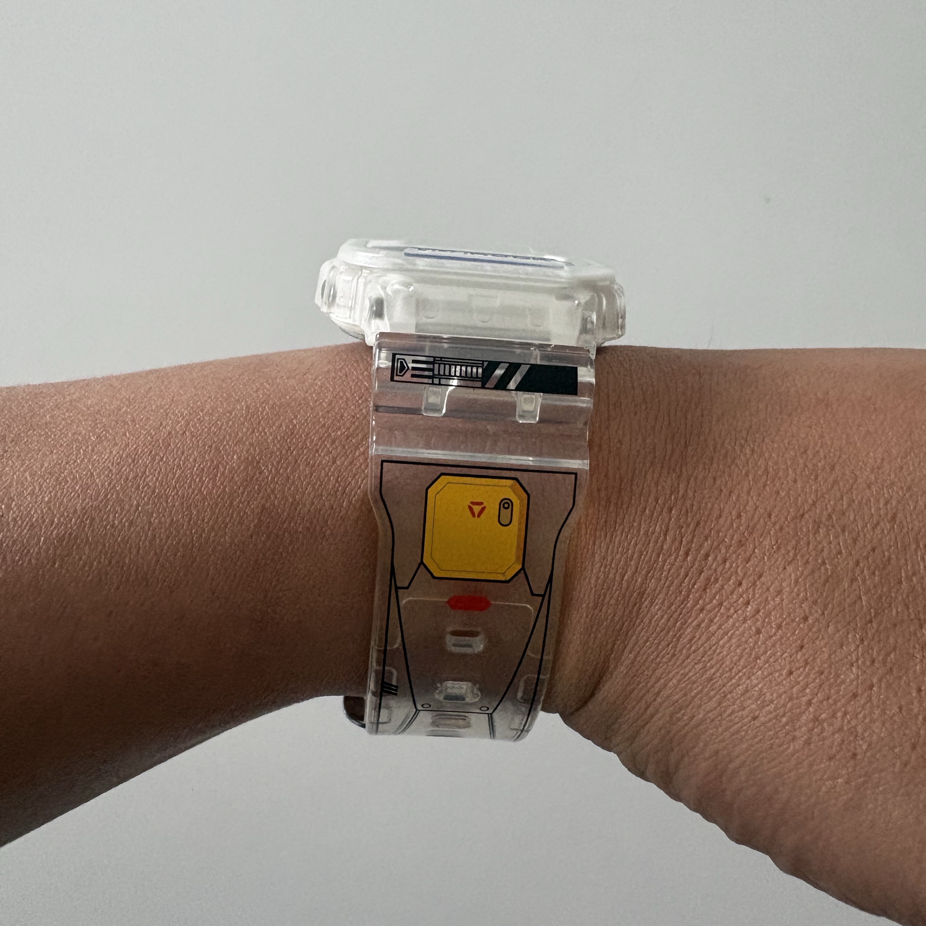 Casio G-Shock x Gundam DW-5600GM26-7DR 착용 스타일 - 5