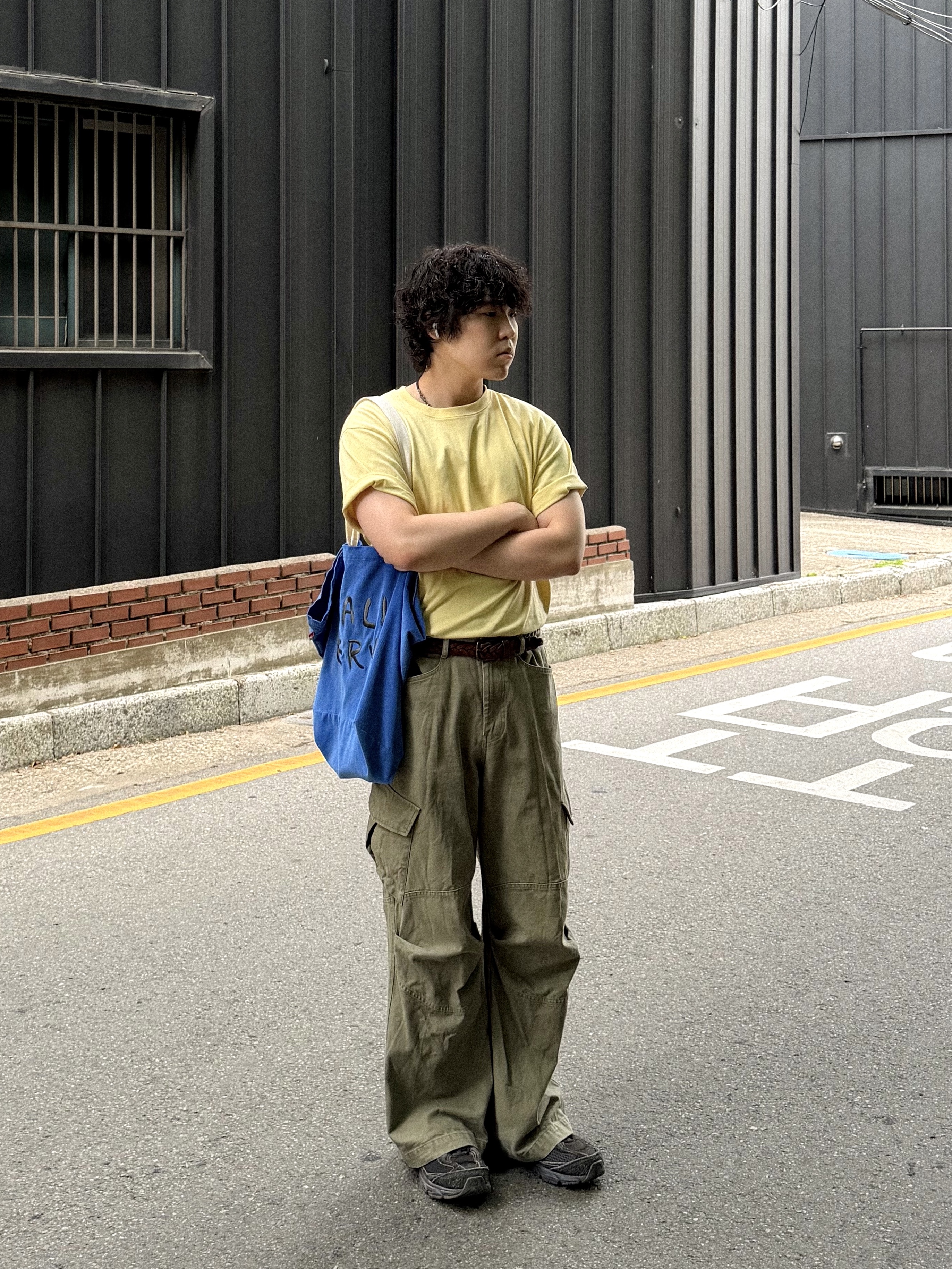 noun Soft Round T-Shirts Yellow 착용 스타일 - 2