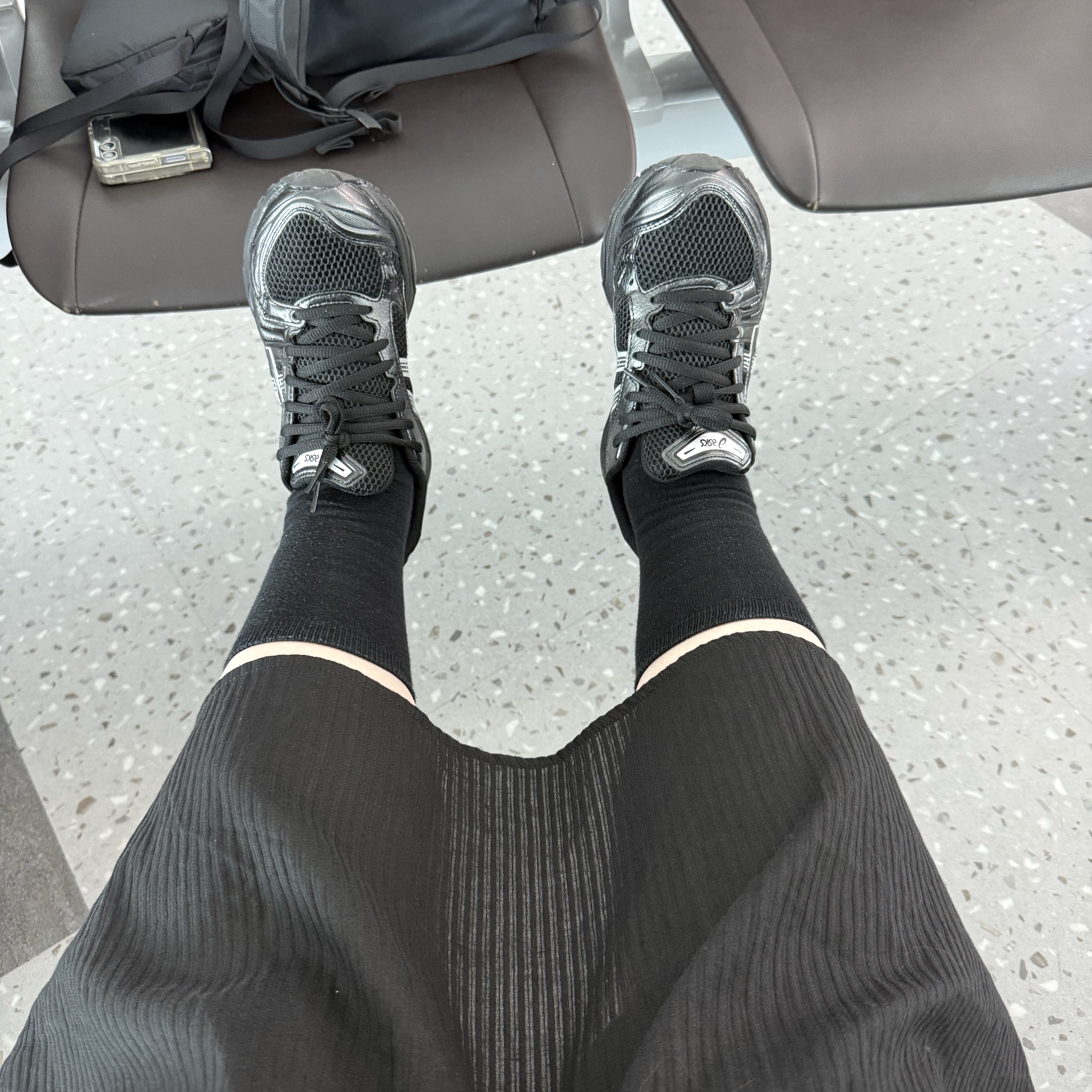 Asics Gel-Kayano 14 Black Pure Silver 착용 스타일