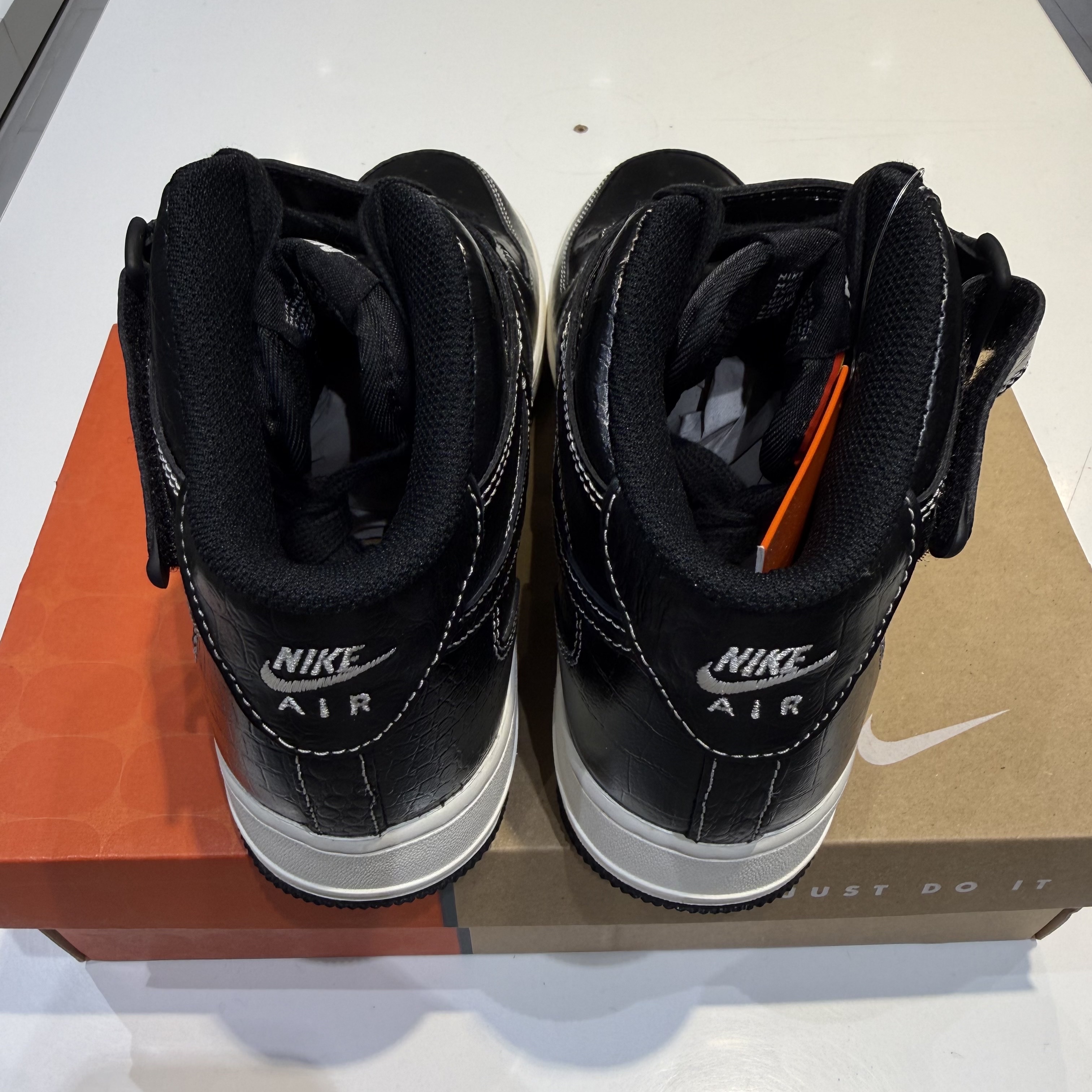 Nike Air Force 1 Mid '07 LX Our Force 1 착용 스타일 - 3
