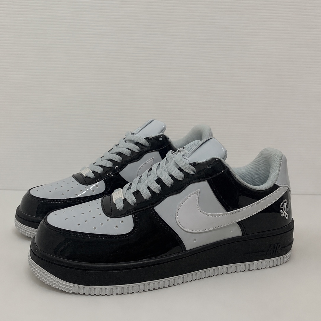 Nike x Syna Air Force 1 '07 Black and Light Smoke Grey 착용 스타일