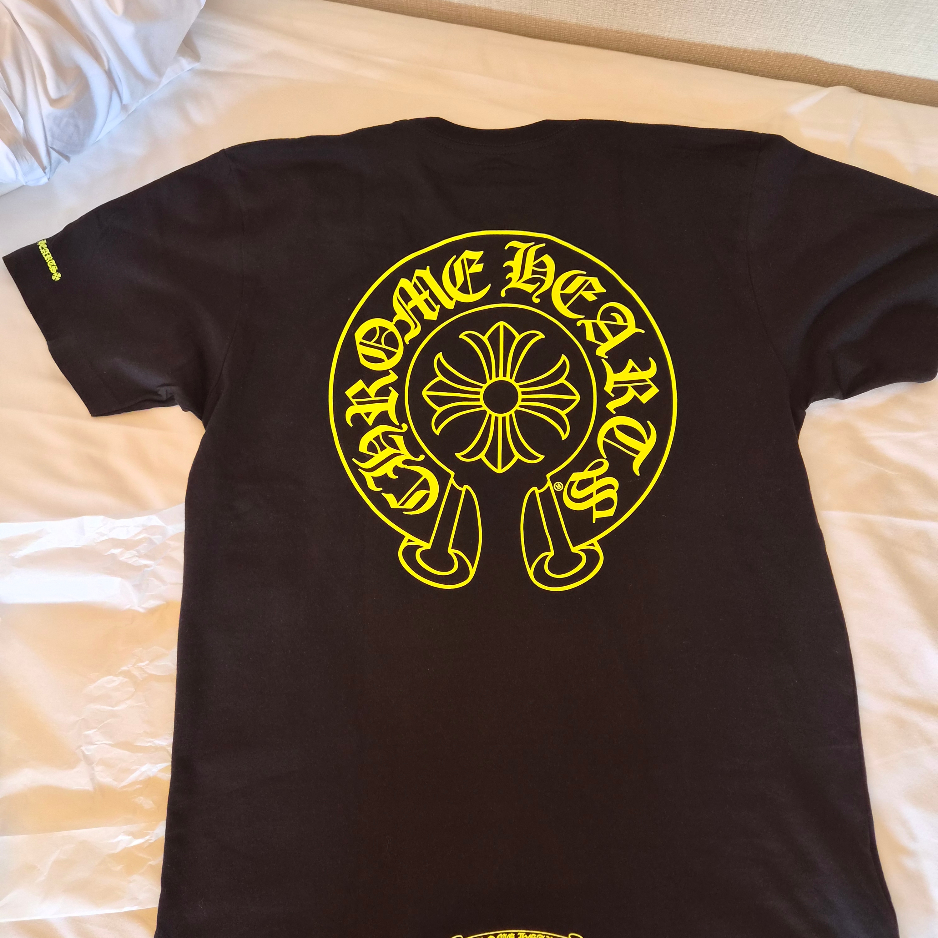 Chrome Hearts Horseshoe Logo Pocket T-Shirt Black Neon 착용 스타일 - 2