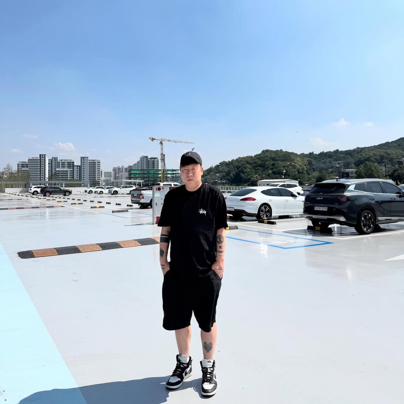Stussy Basic Stussy T-Shirt Black 2024, 2025 착용 스타일