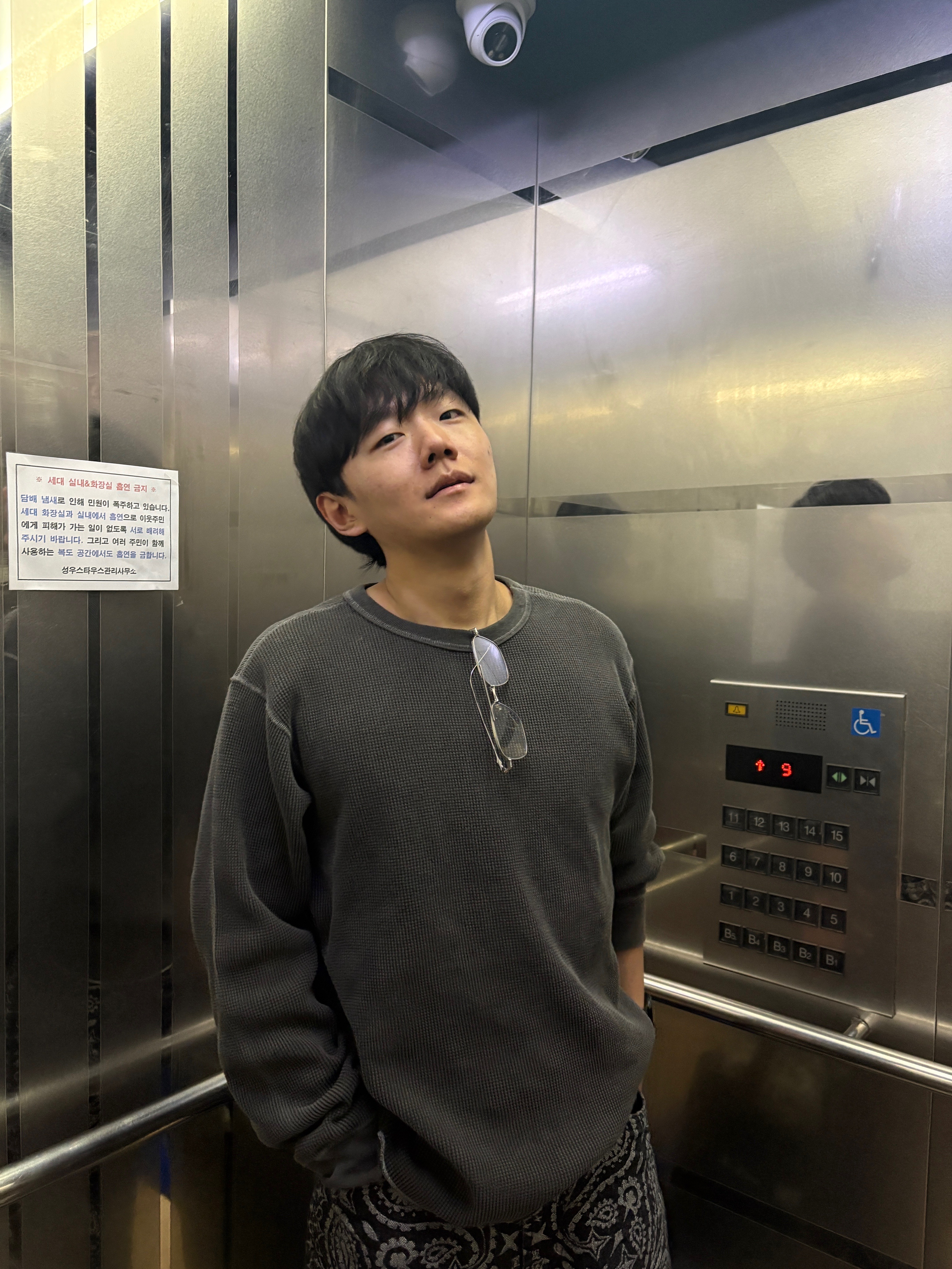 Thisisneverthat x Hanes Thermal Top Charcoal, Supreme Bandana Jacquard Baggy Jean Black - 25SS 착용 스타일