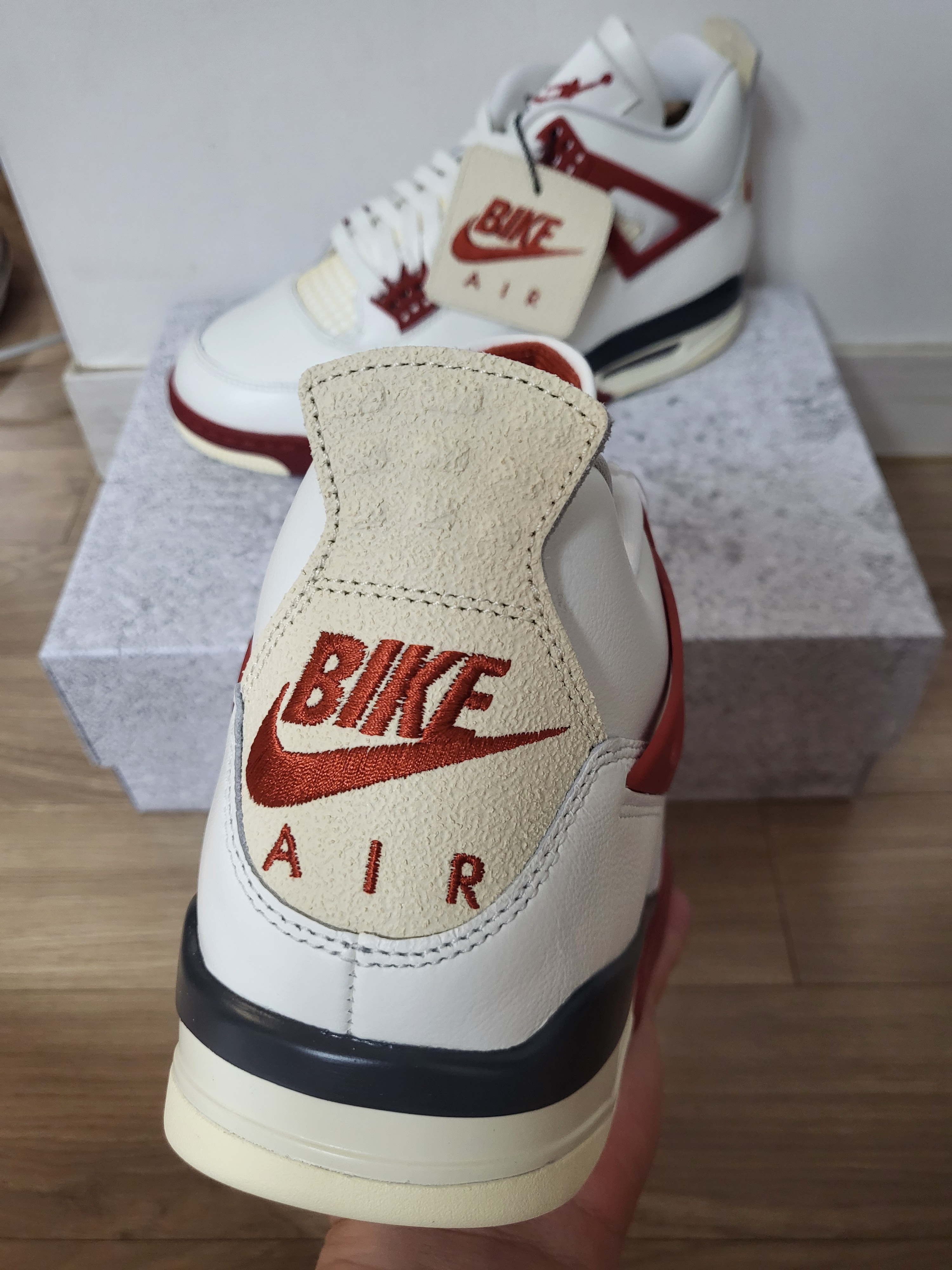 Jordan 4 x Nigel Sylvester Retro OG Brick After Brick 착용 스타일 - 2