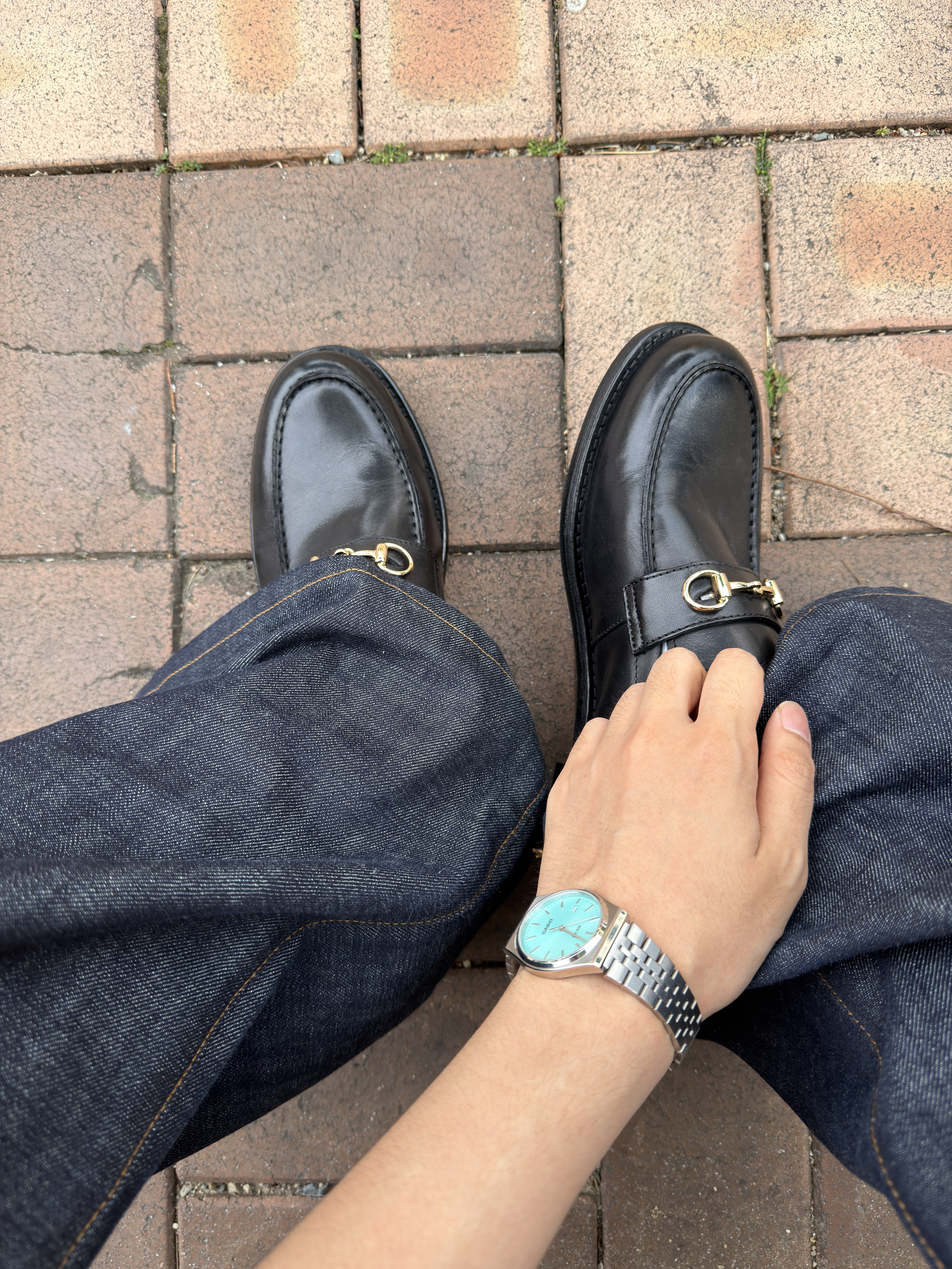 Romantic Move Slit Wide Loafer Black - Regular, Casio MTP-B145D-2A1V 착용 스타일