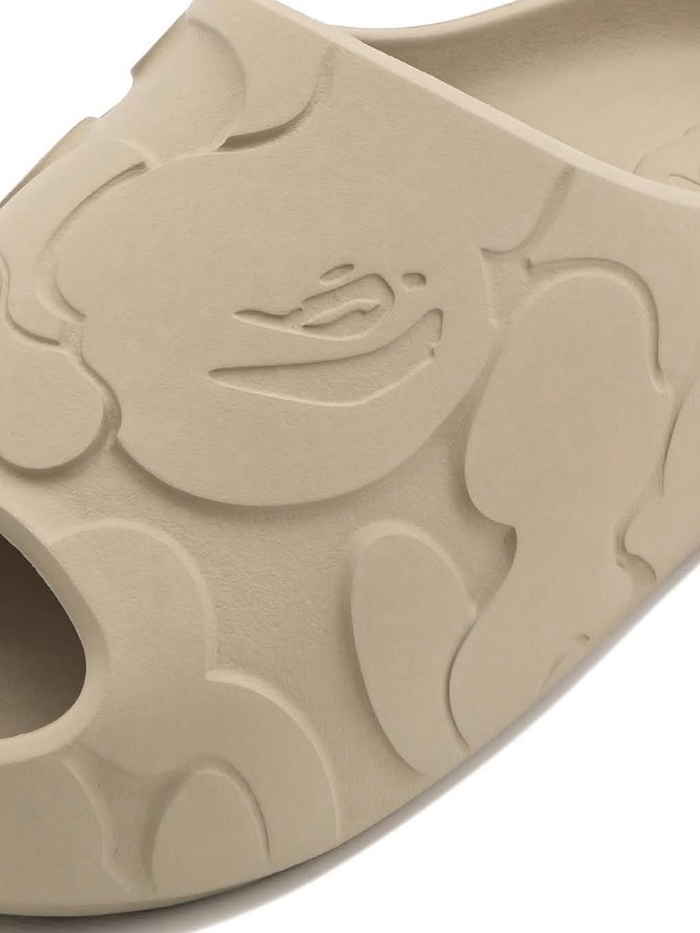 BAPE Slide #1 Black, BAPE Slide #1 Beige 착용 스타일 - 6
