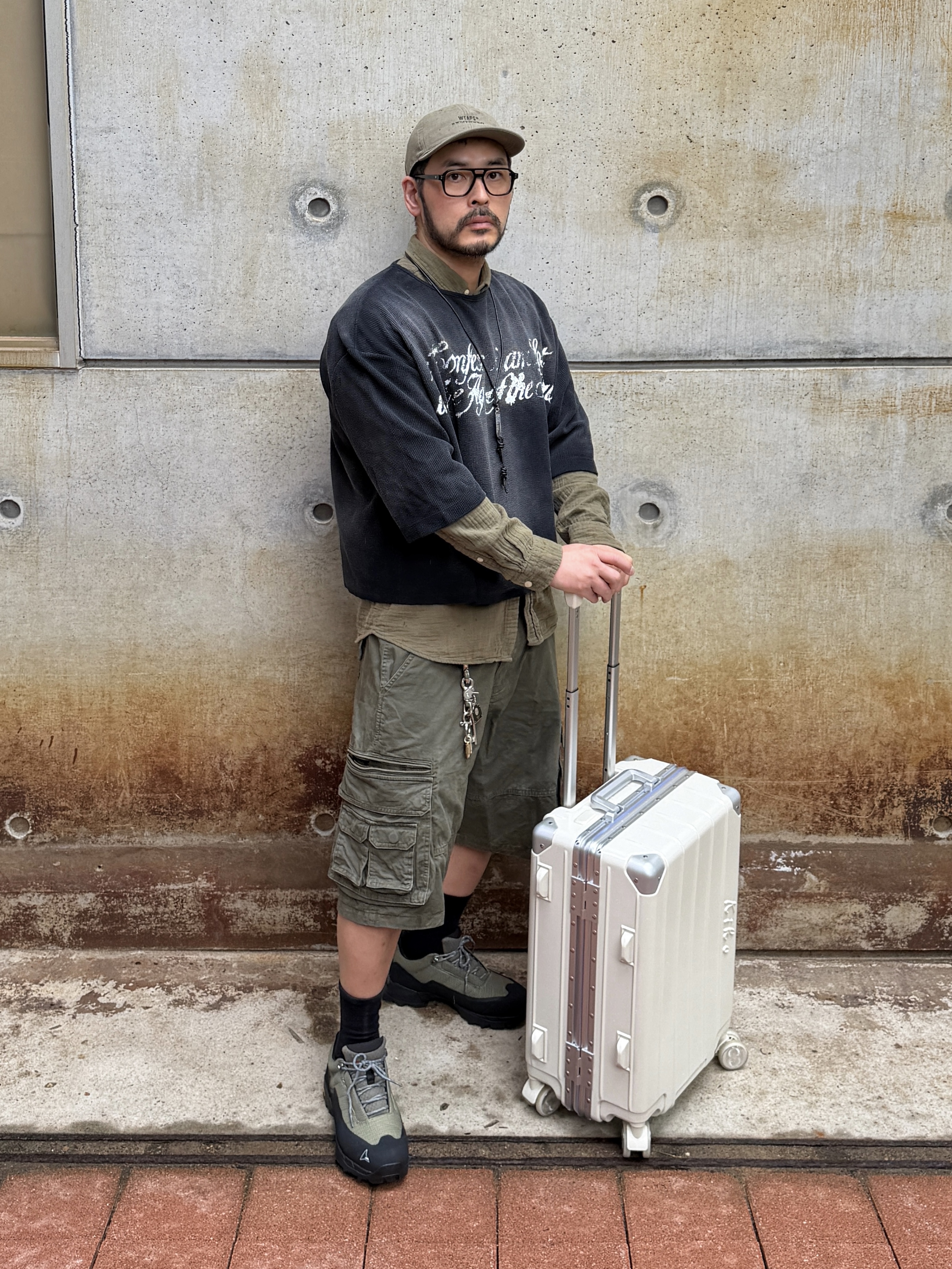 Roa Hiking Katharina Olive Black, NOMANUAL Washed Cargo Shorts Olive 착용 스타일 - 3