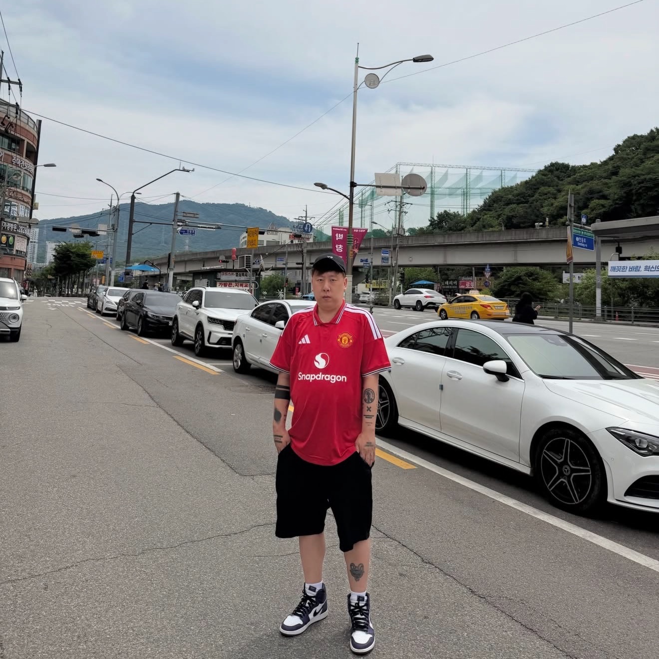 Adidas Manchester United 2026/27 Home Jersey Mufc Red - KR Sizing (Non Marking Ver.) 착용 스타일