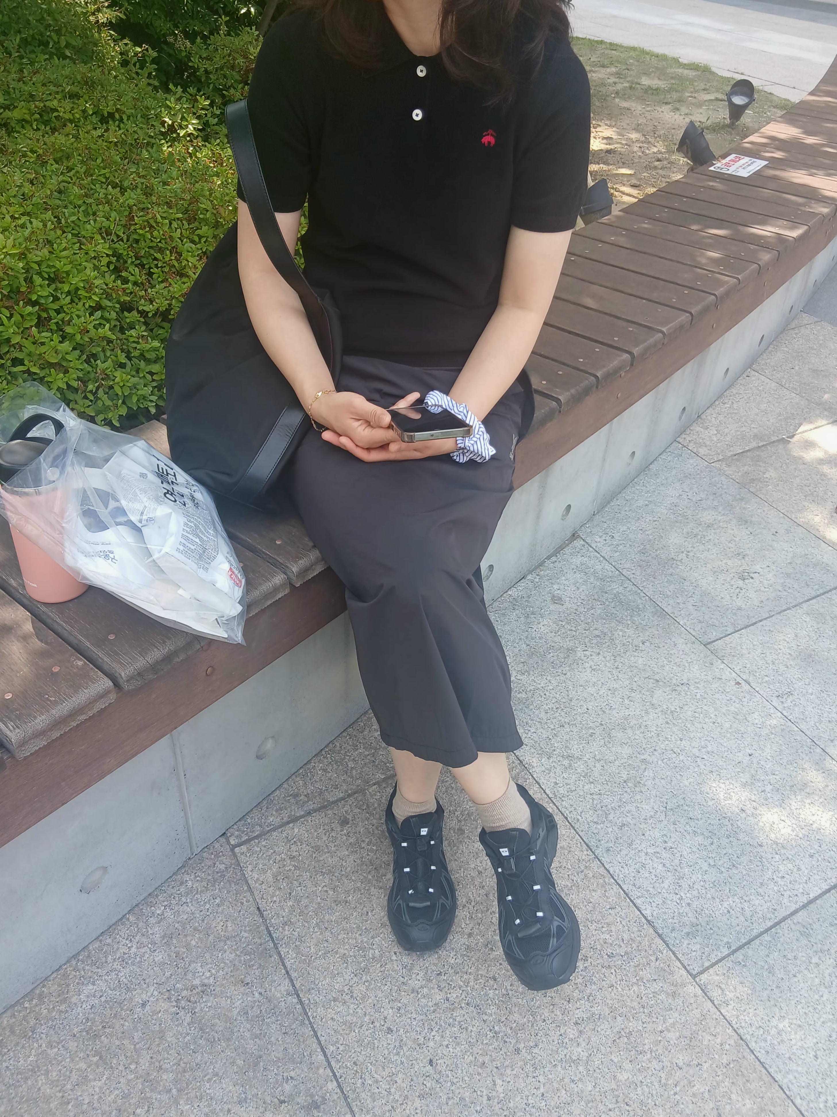 On Running x Post Archive Faction (Paf) Cloudmonster 2 Black Magnet, Stone Island 9100011 Nylon Metal in Econyl Baseball Cap with Drawcord Compass Embroidery Black 착용 스타일 - 4
