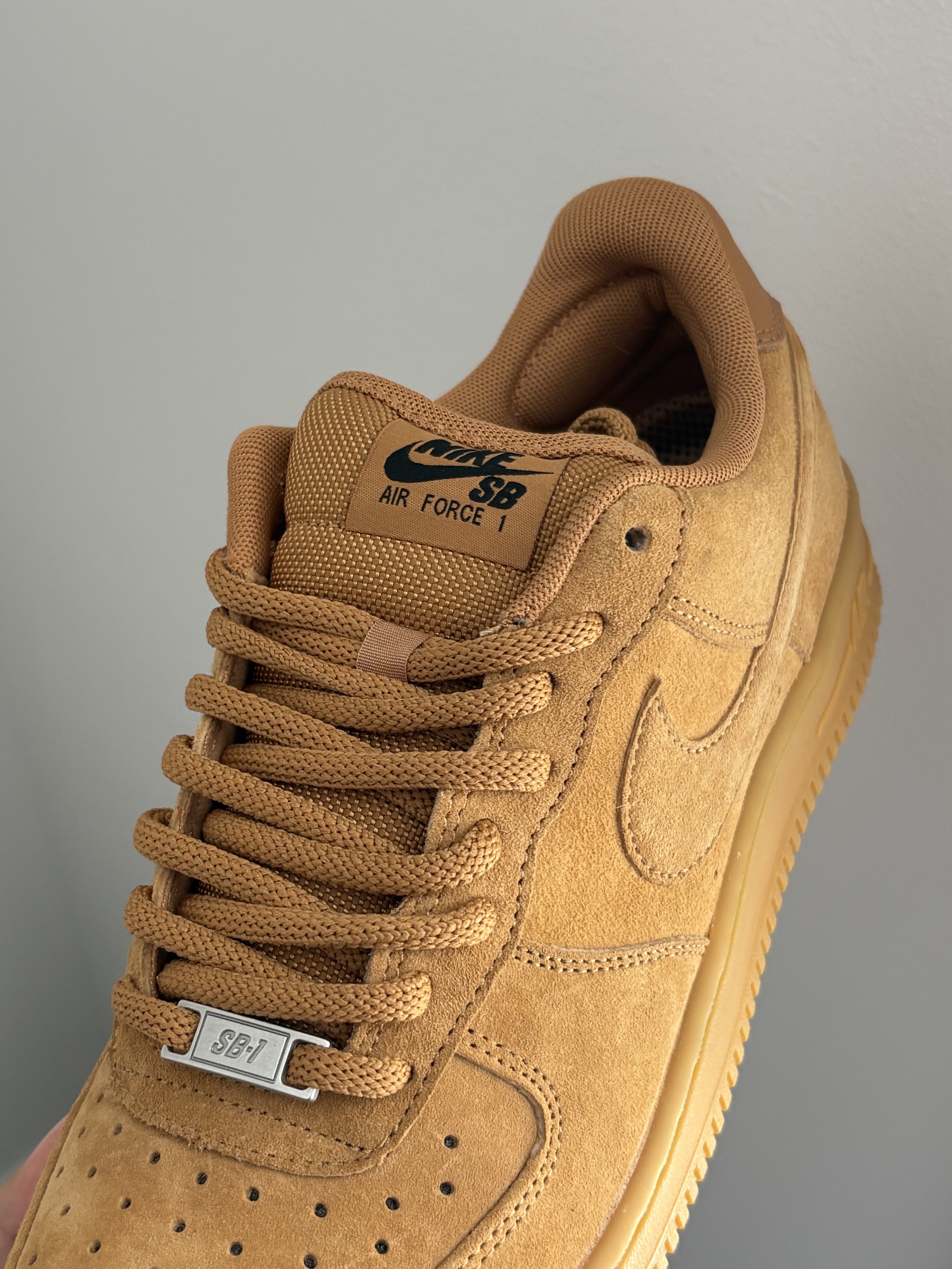 Nike SB Air Force 1 Low Flax and Black 착용 스타일
