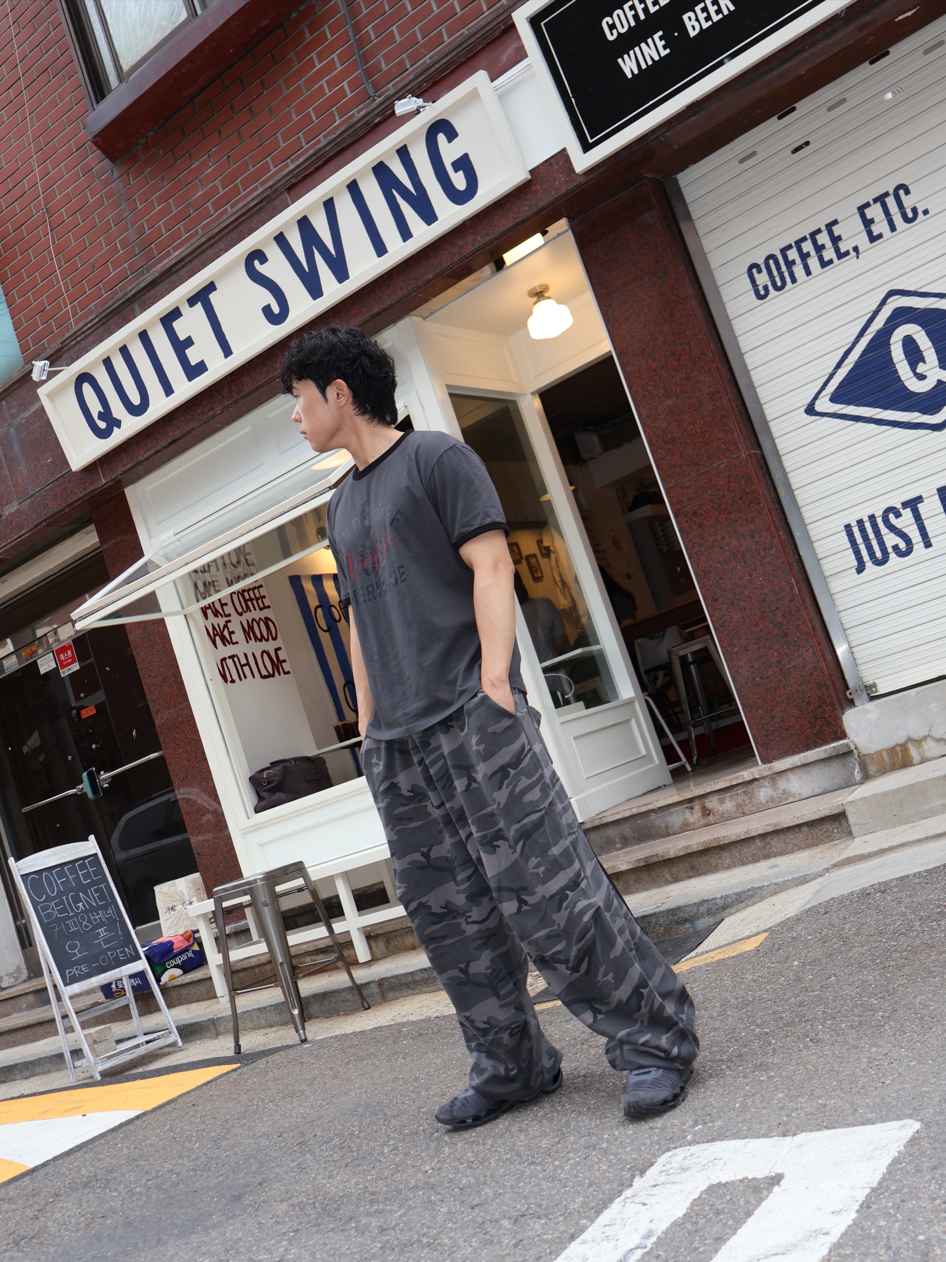BP2DISORDER Two-Tuck Wide Pants Camo, Mizuno Wave Prophecy Strap 2 Iron Gate Black 착용 스타일 - 1