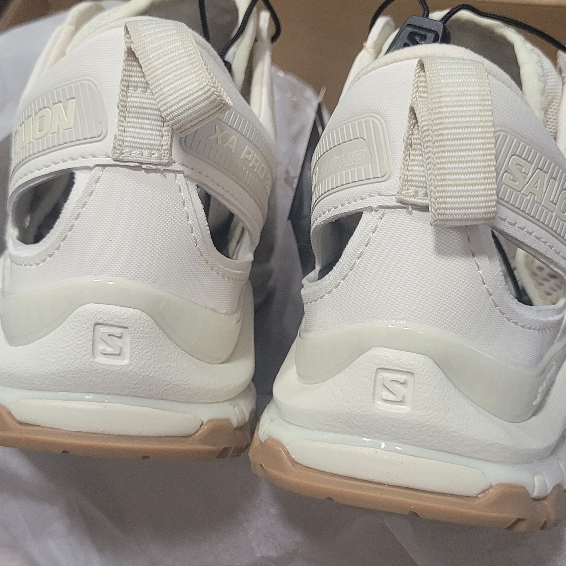 Salomon XA Pro 3D Amphib Vanilla Ice Almond Milk 착용 스타일 - 2