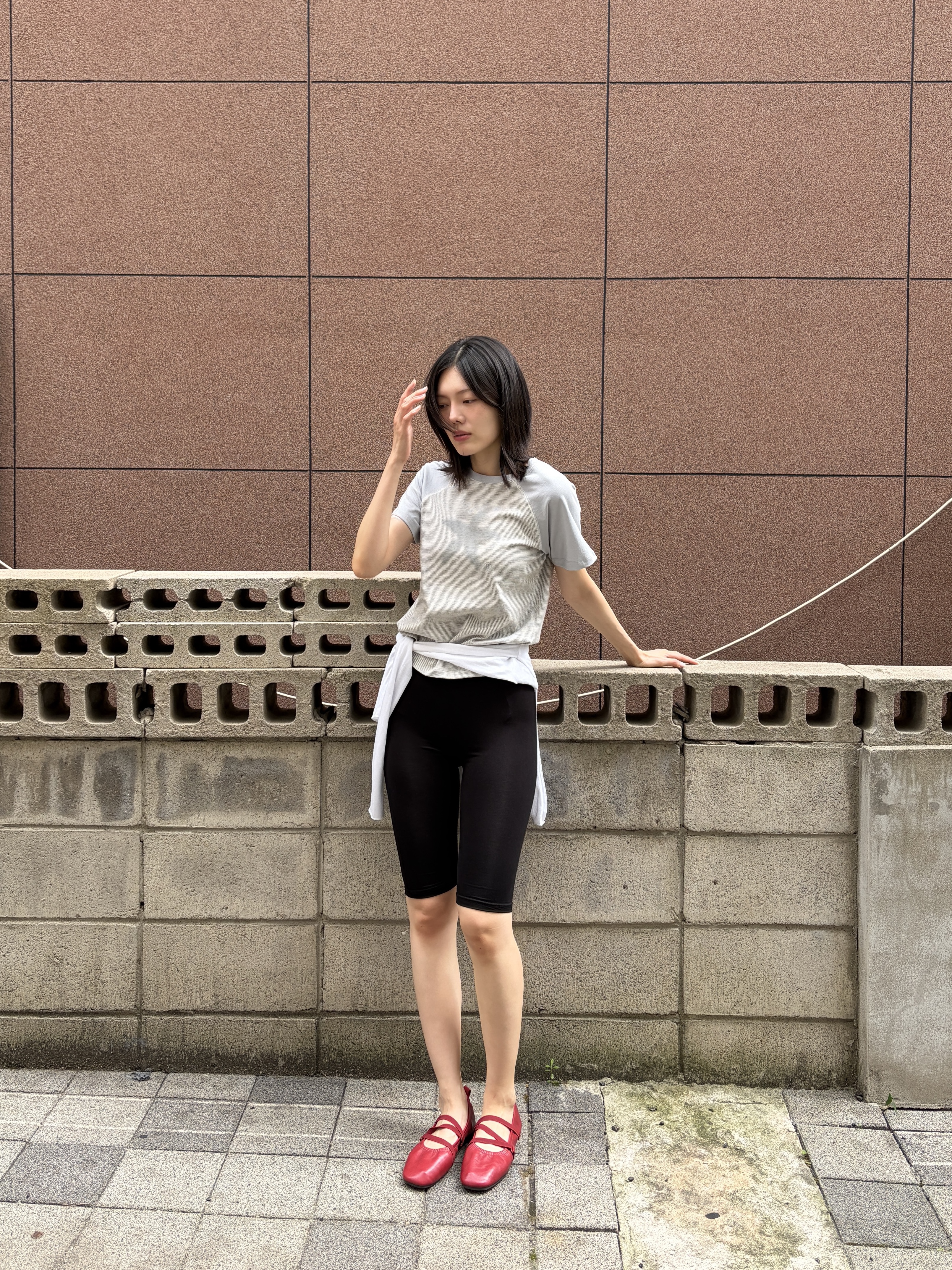 Riomeu Starfish Stripe Raglan T-shirt Gray 착용 스타일 - 2