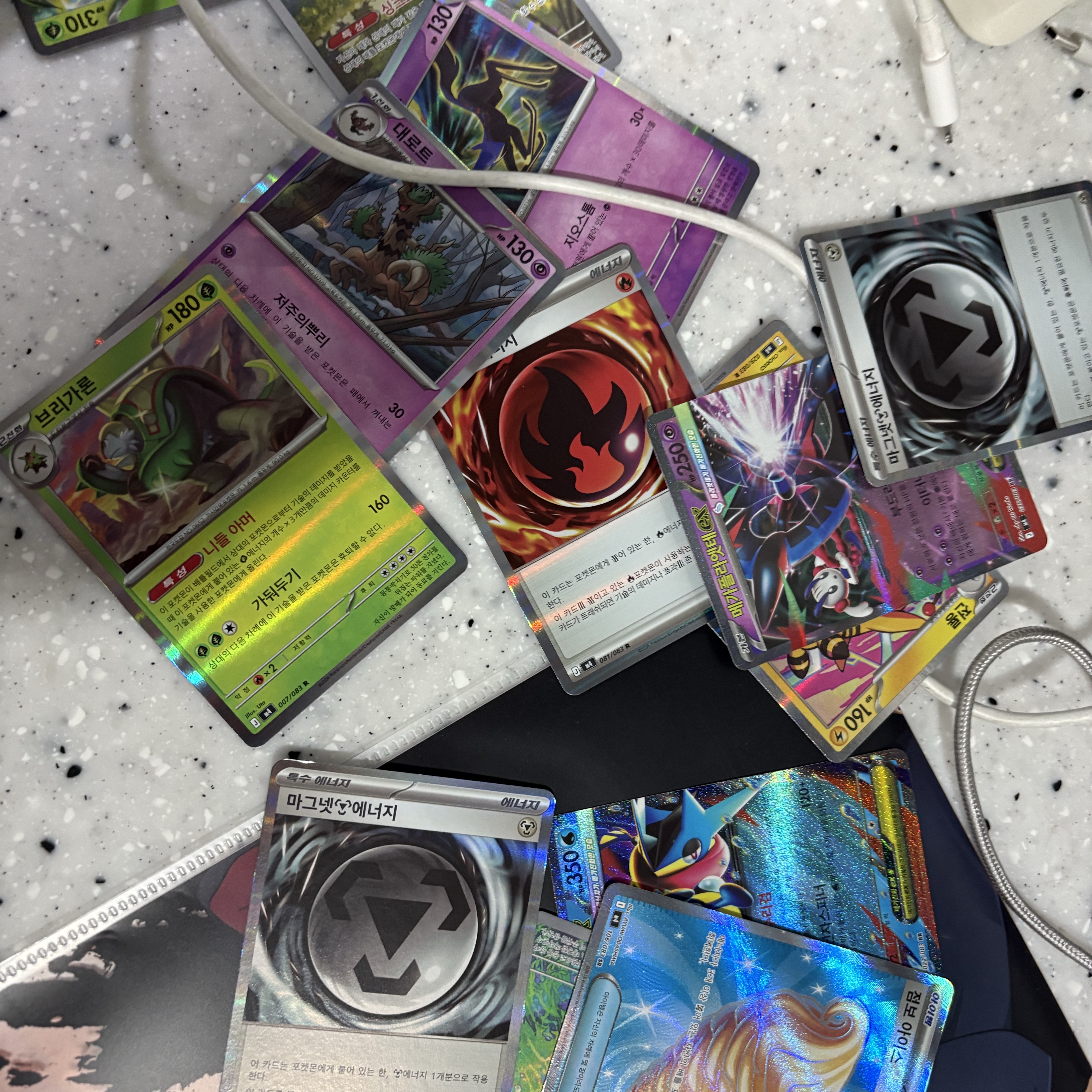 Pokemon TCG MEGA Expansion Pack Ninja Spinner 1 Box (Pack of 30/Korean Ver.) 착용 스타일