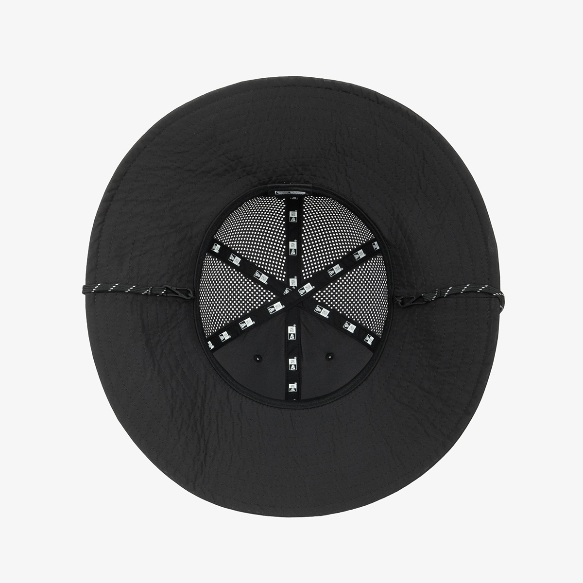 New Era Sun Block Prolight Wide Explorer Bucket Hat Black 착용 스타일 - 3