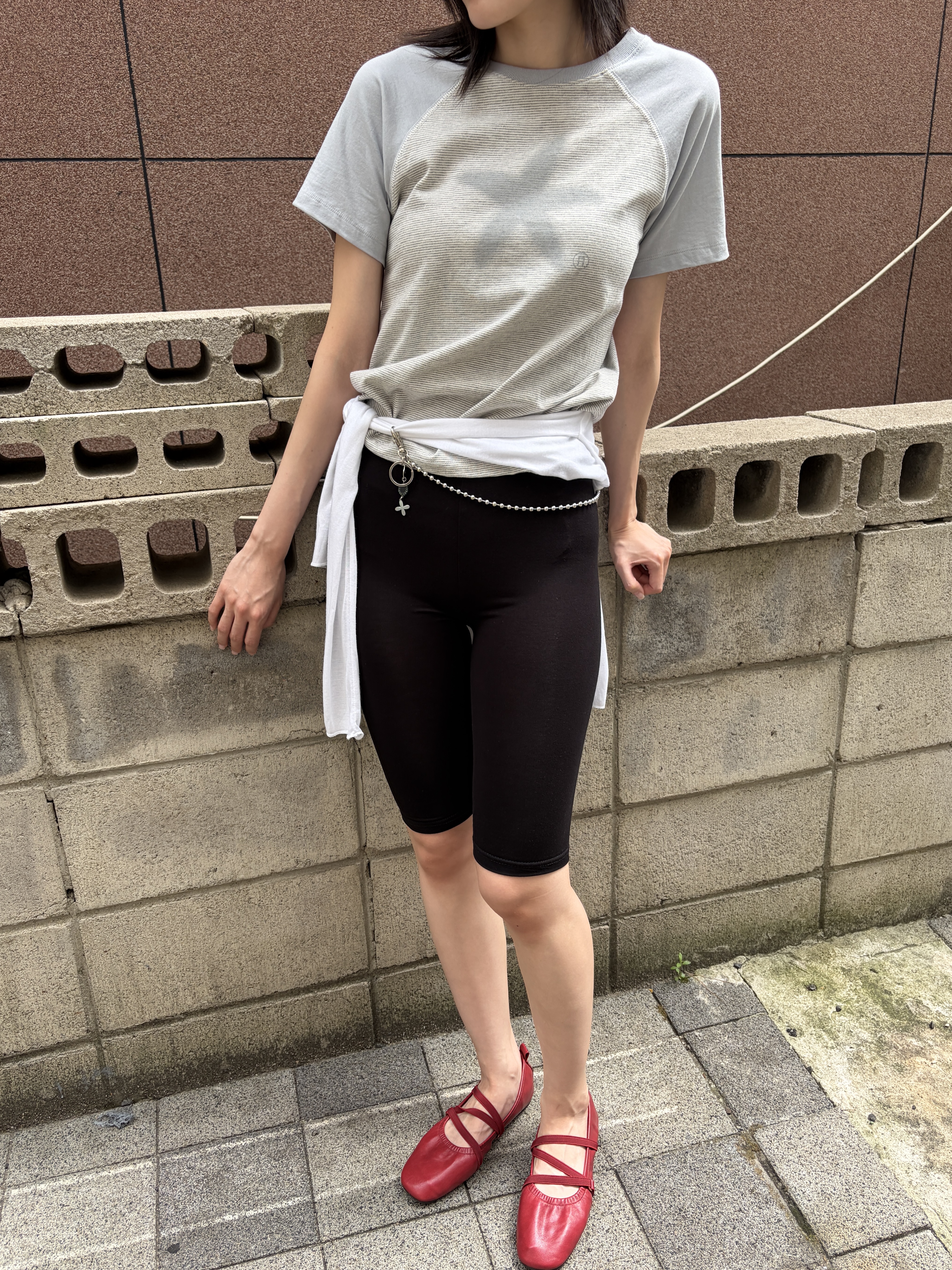 Riomeu Round Bowl Pants Chain Keyring, Riomeu Starfish Stripe Raglan T-shirt Gray 착용 스타일 - 1
