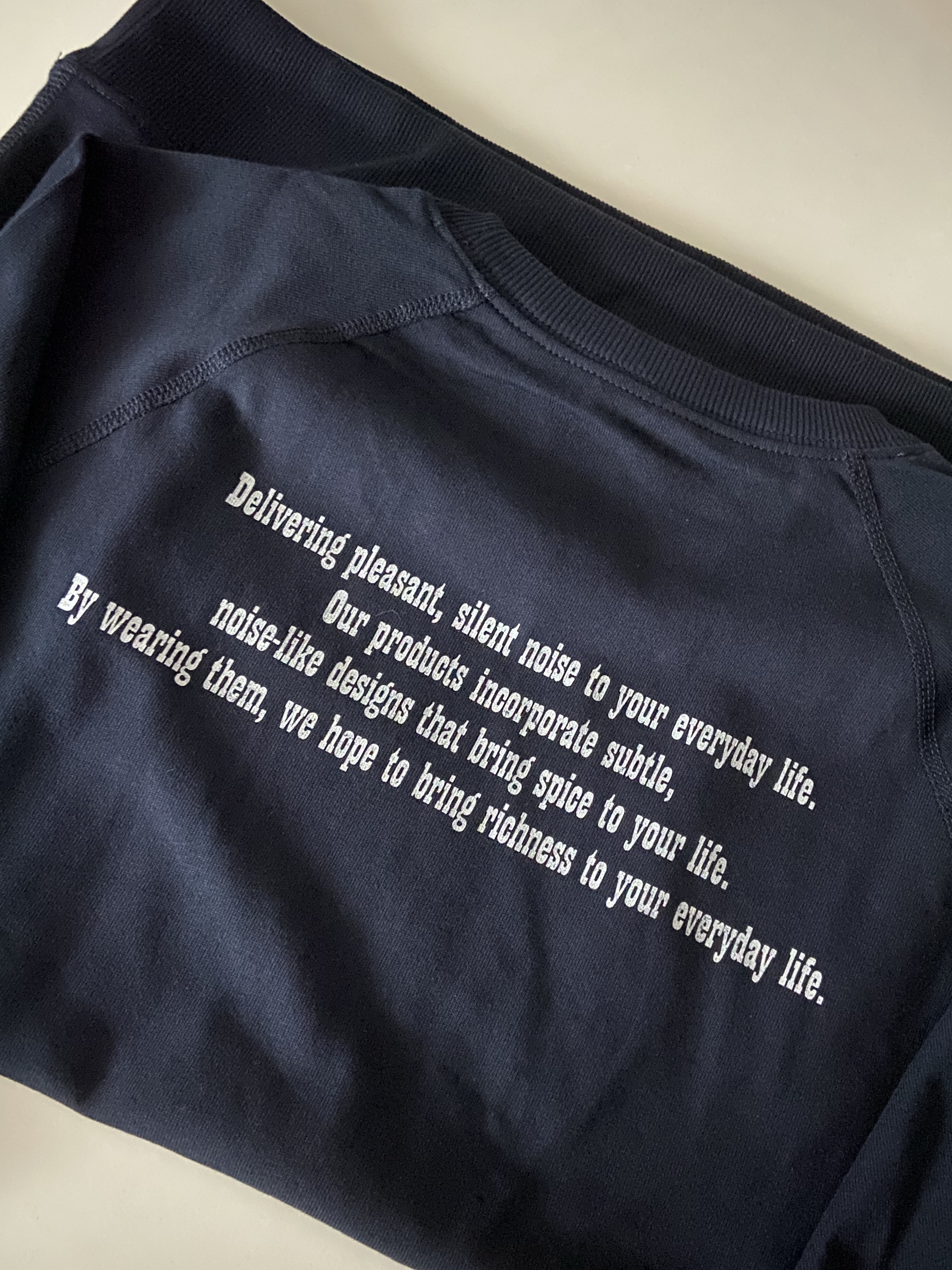 GU x Undercover Sweatshirt 5/8 Sleeve Navy 착용 스타일 - 2