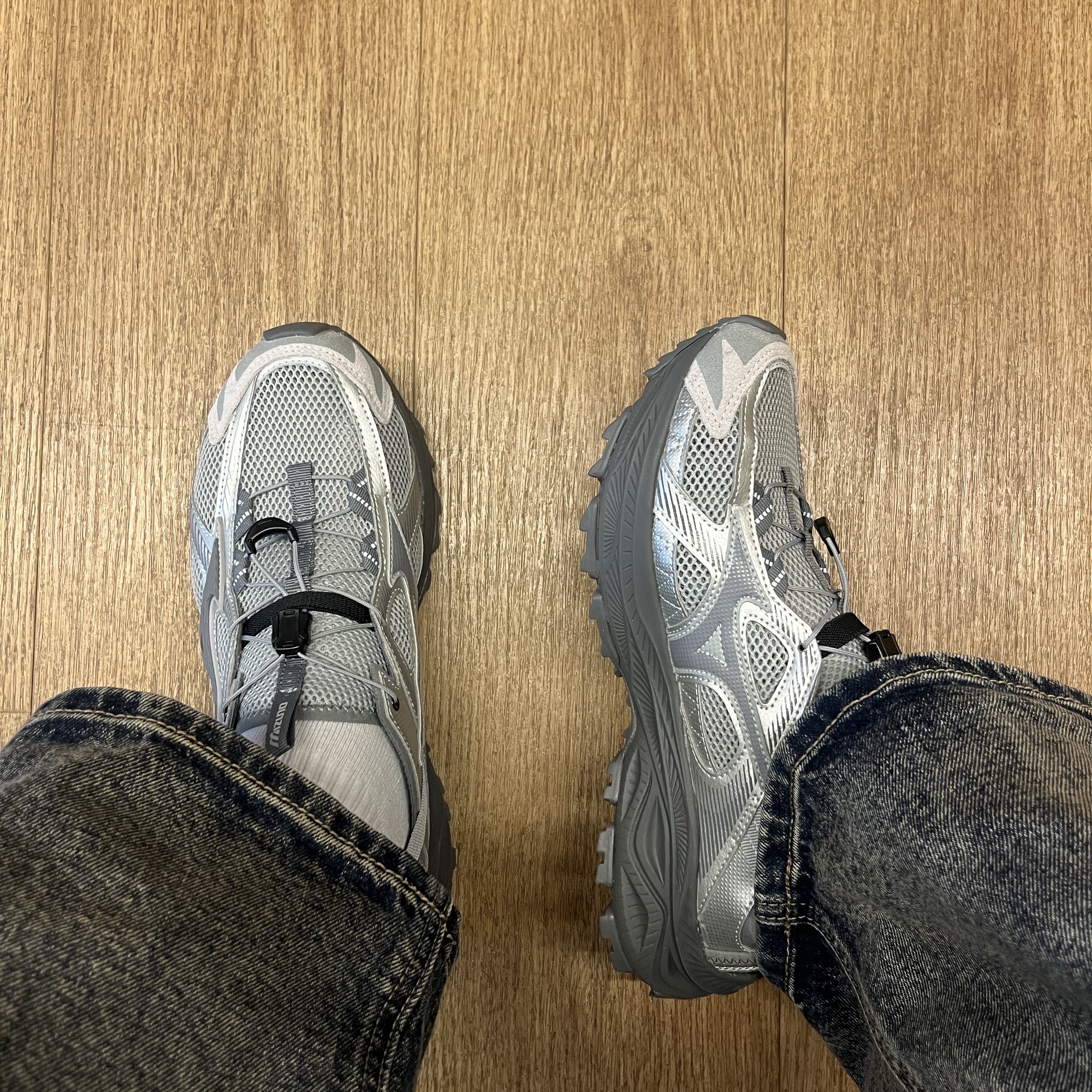 Mizuno Racer Trail SE Silver Grey 착용 스타일