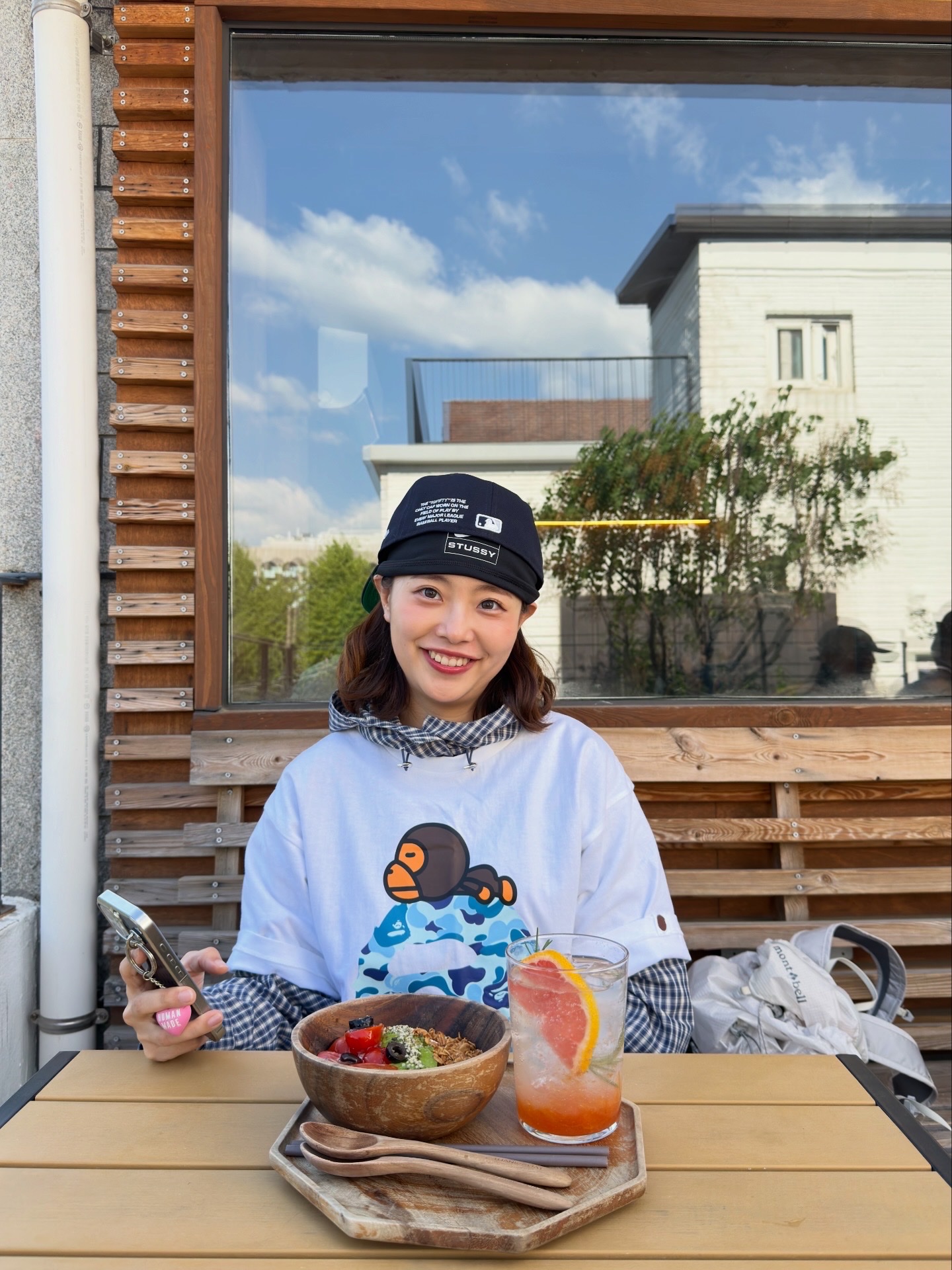 Nike x Stussy Skull Cap Black, BAPE ABC Camo Milo on Big Ape T-Shirt White Blue 착용 스타일 - 5