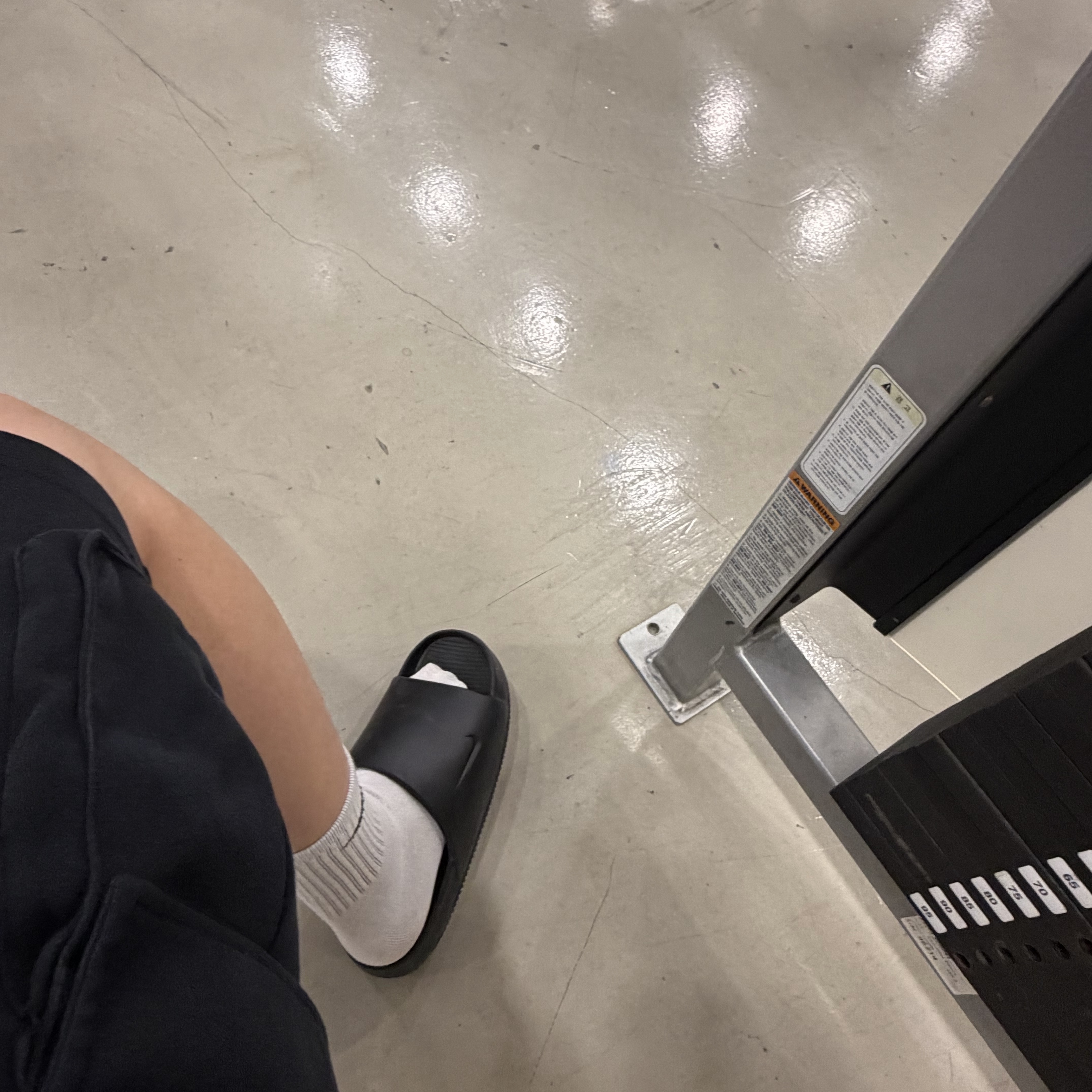 Nike Calm Slide Black 착용 스타일