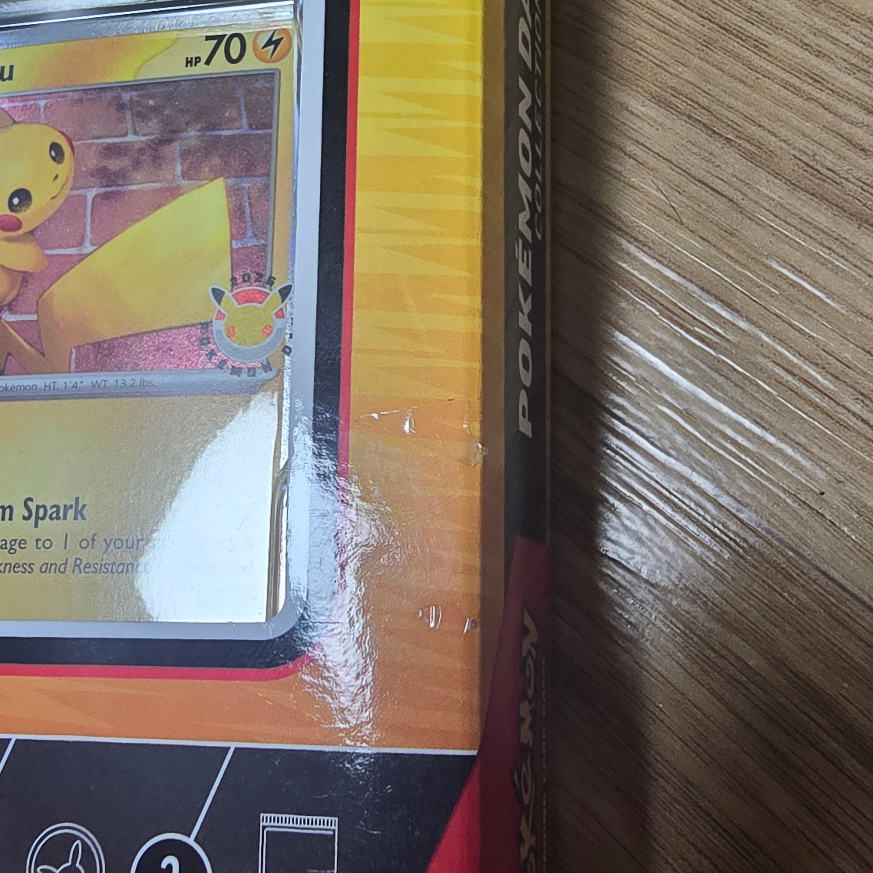Pokemon TCG 30th Anniversary Pokemon Day 2026 Collection Box (English Ver.) 착용 스타일 - 2