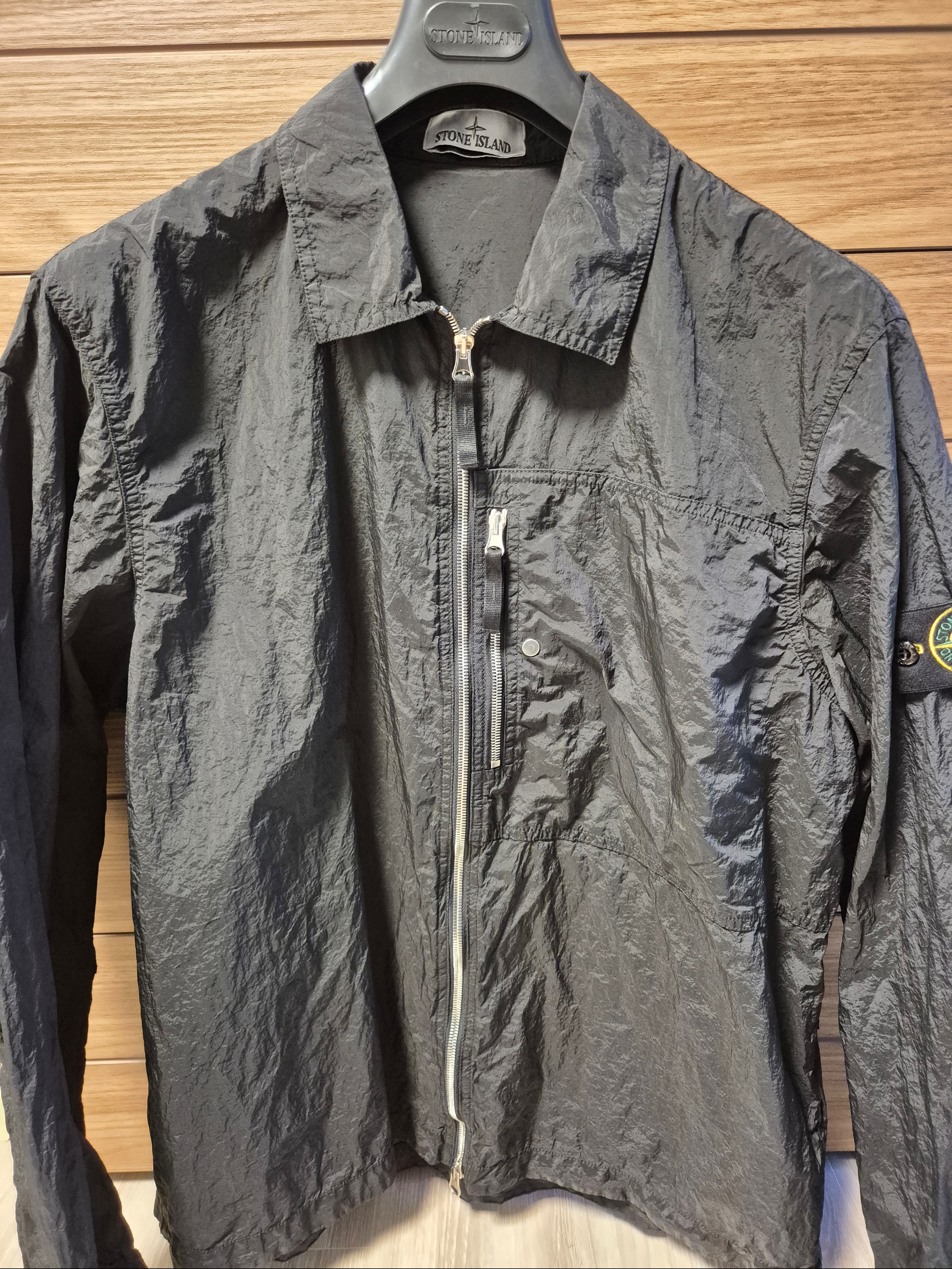 Stone Island 1200038 Nylon Metal In Econyl Regular-Fit Overshirt with Zip Pocket Black - 26SS 착용 스타일 - 2