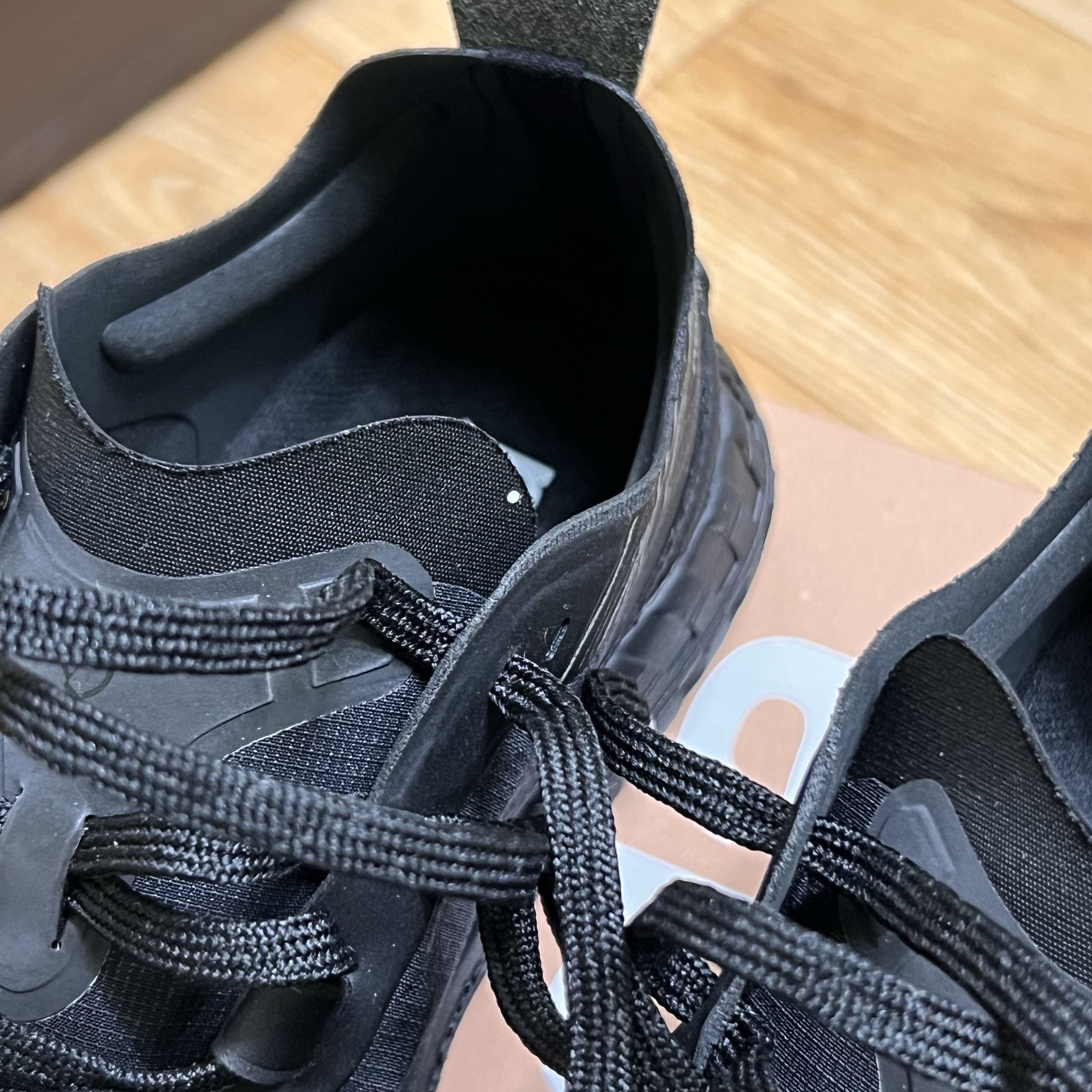 Norda 001/A G+ Stealth Black 착용 스타일 - 5