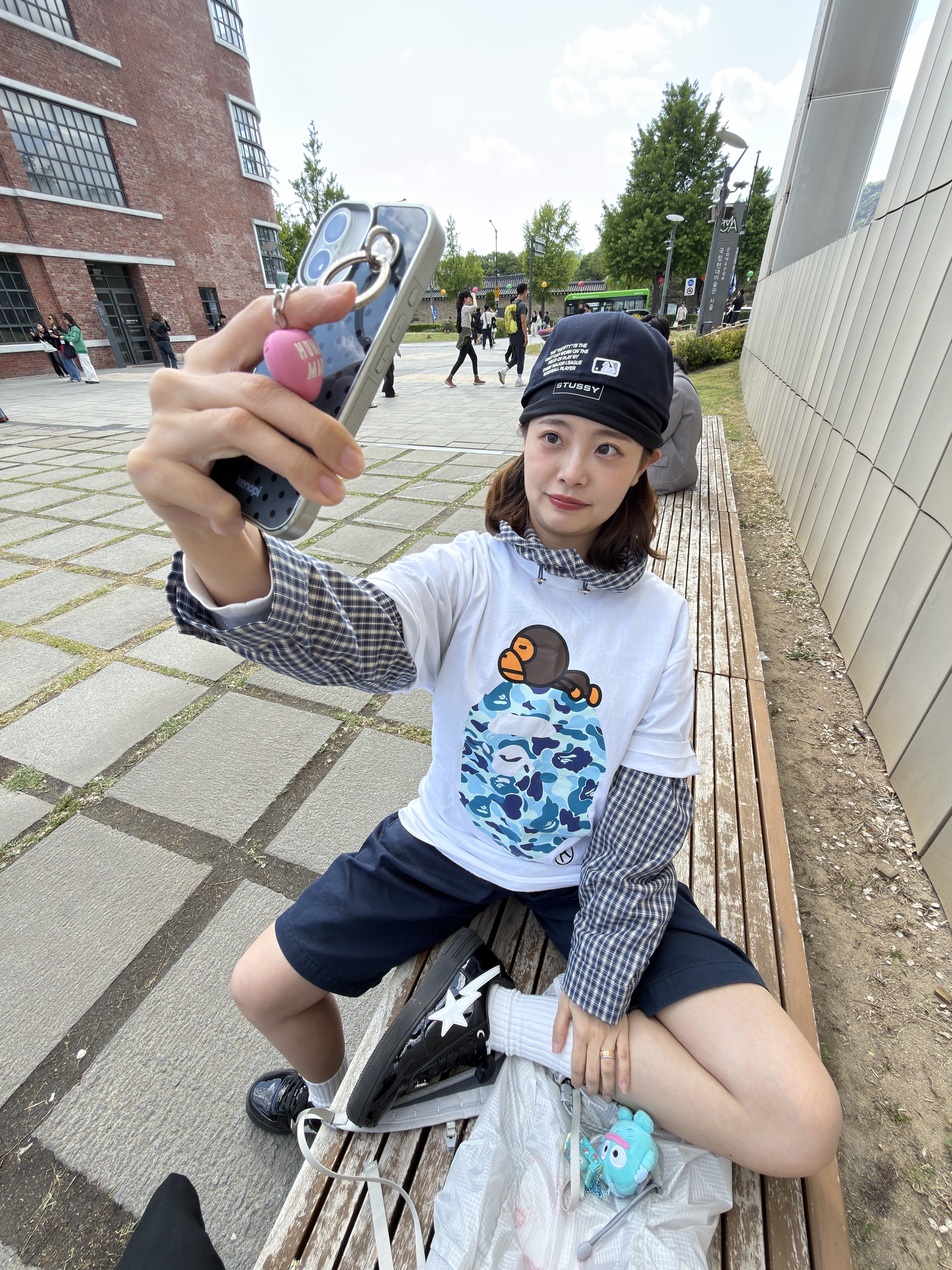 Nike x Stussy Skull Cap Black, BAPE ABC Camo Milo on Big Ape T-Shirt White Blue 착용 스타일 - 4