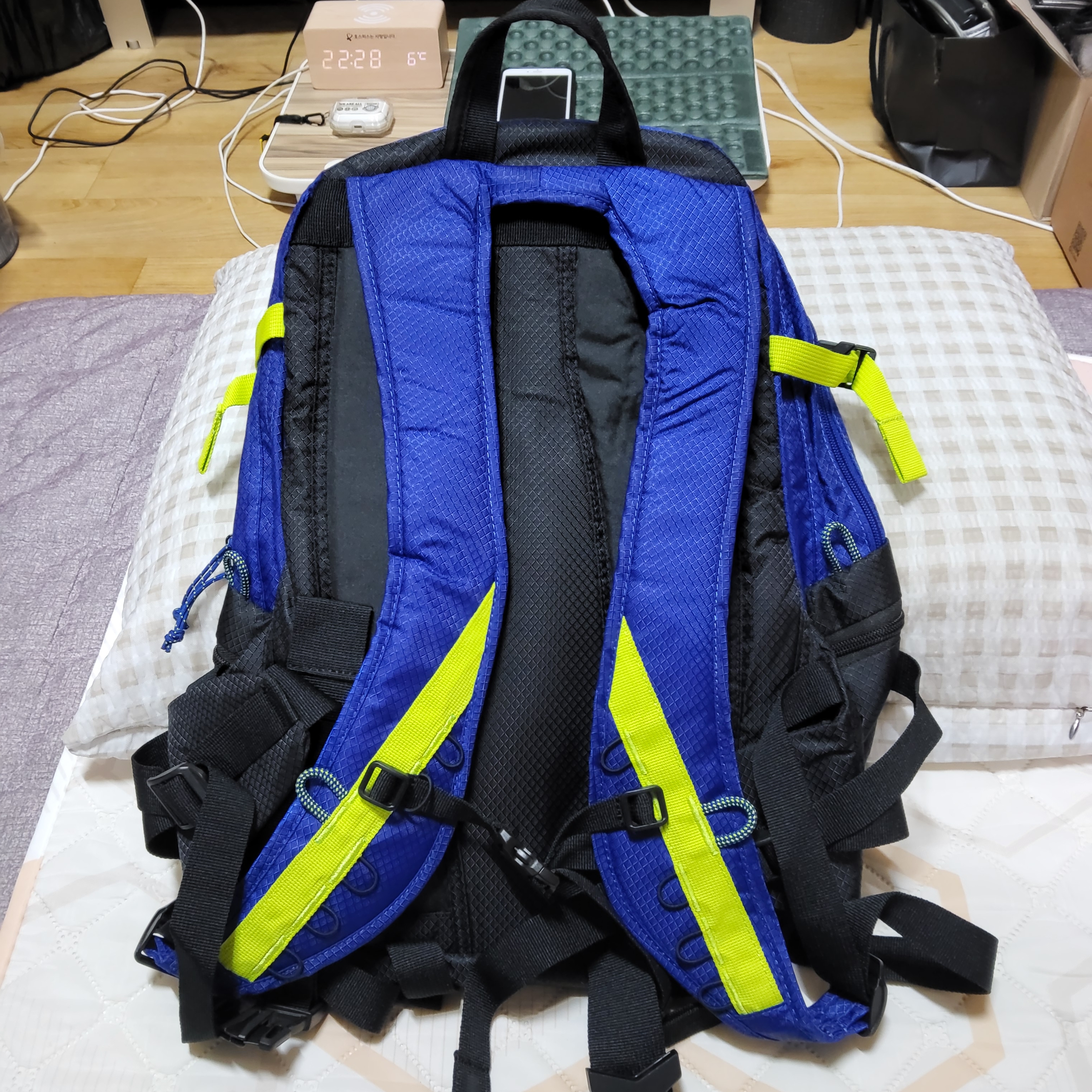 Nike ACG Karst Backpack Deep Royal Blue Cyber 착용 스타일 - 2
