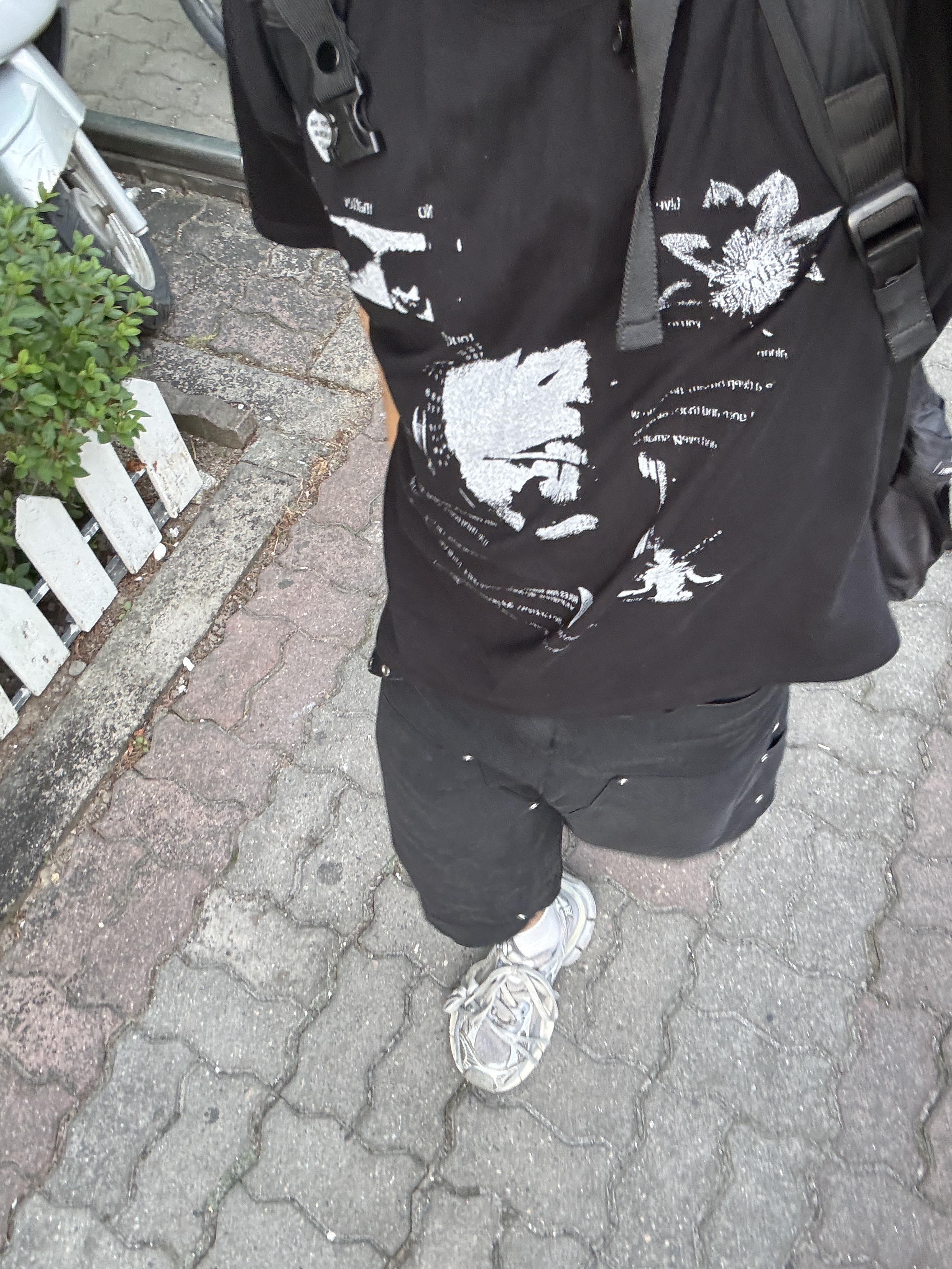 Balenciaga 3XL Sneakers Light Beige 착용 스타일