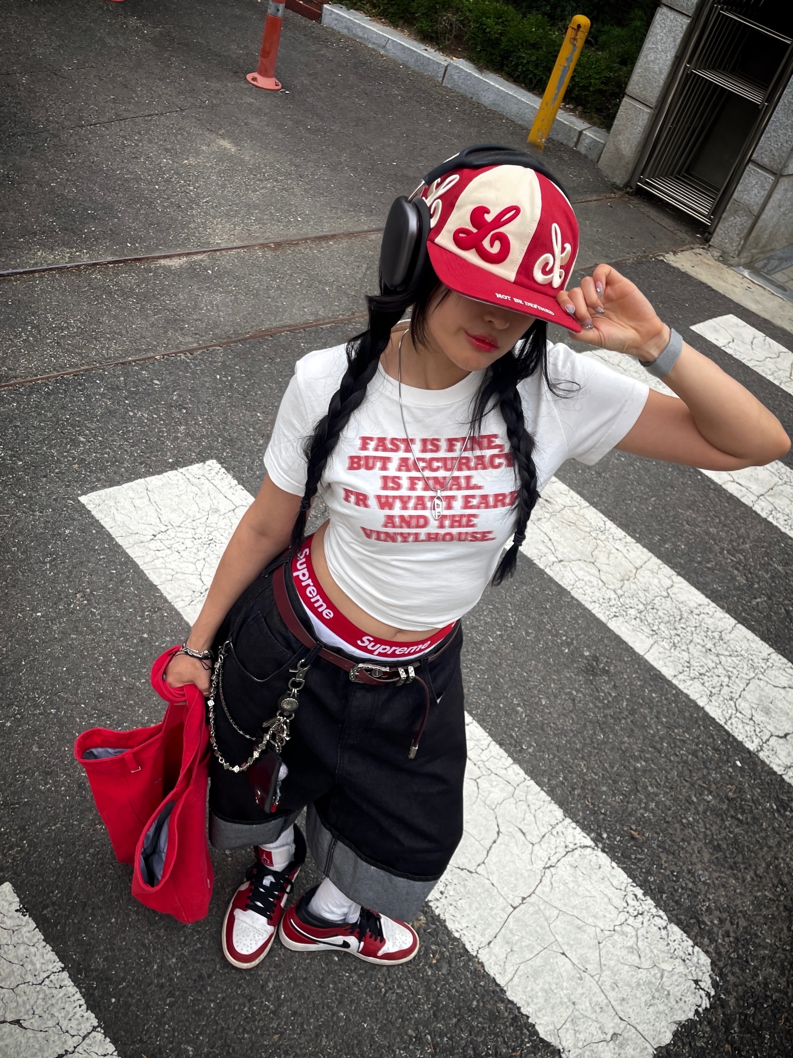 Supreme Hanes Boxer Briefs White (4 Pack), Jordan 1 Retro High OG Chicago 2022 착용 스타일 - 6