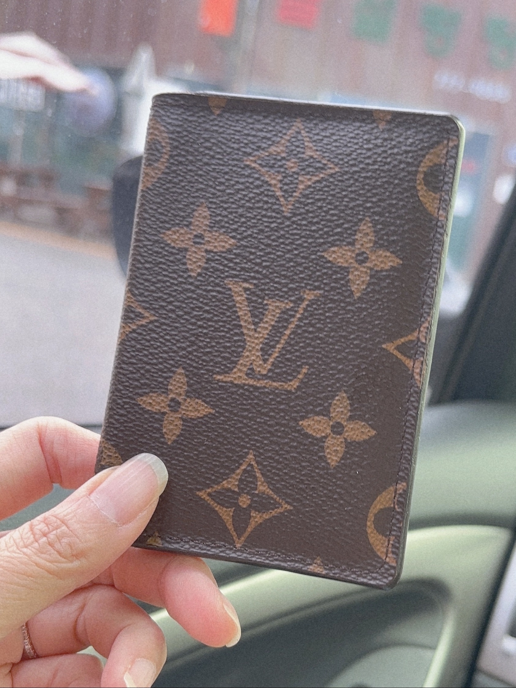 Louis Vuitton Pocket Organizer Monogram 착용 스타일