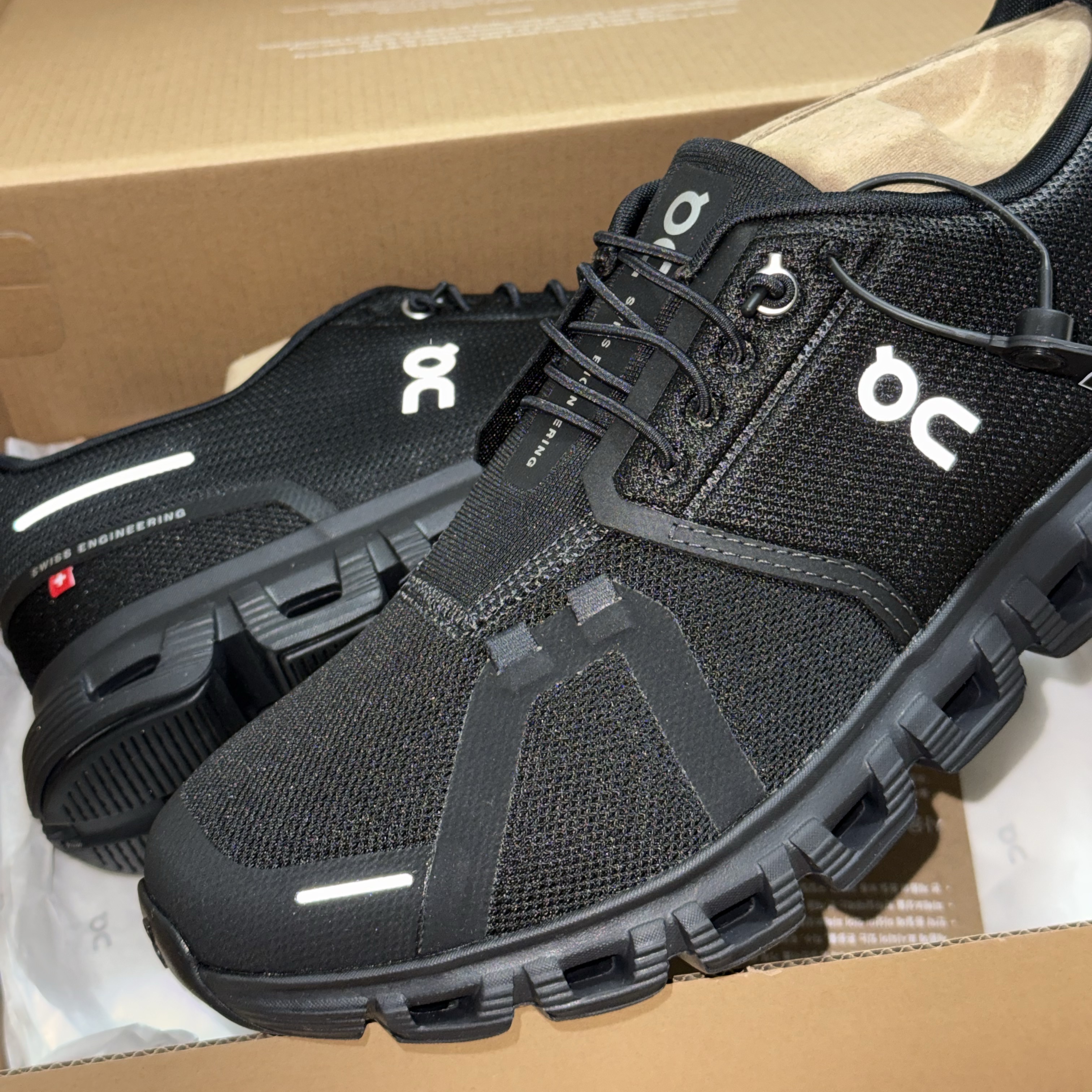 On Running Cloud 6 Black 착용 스타일