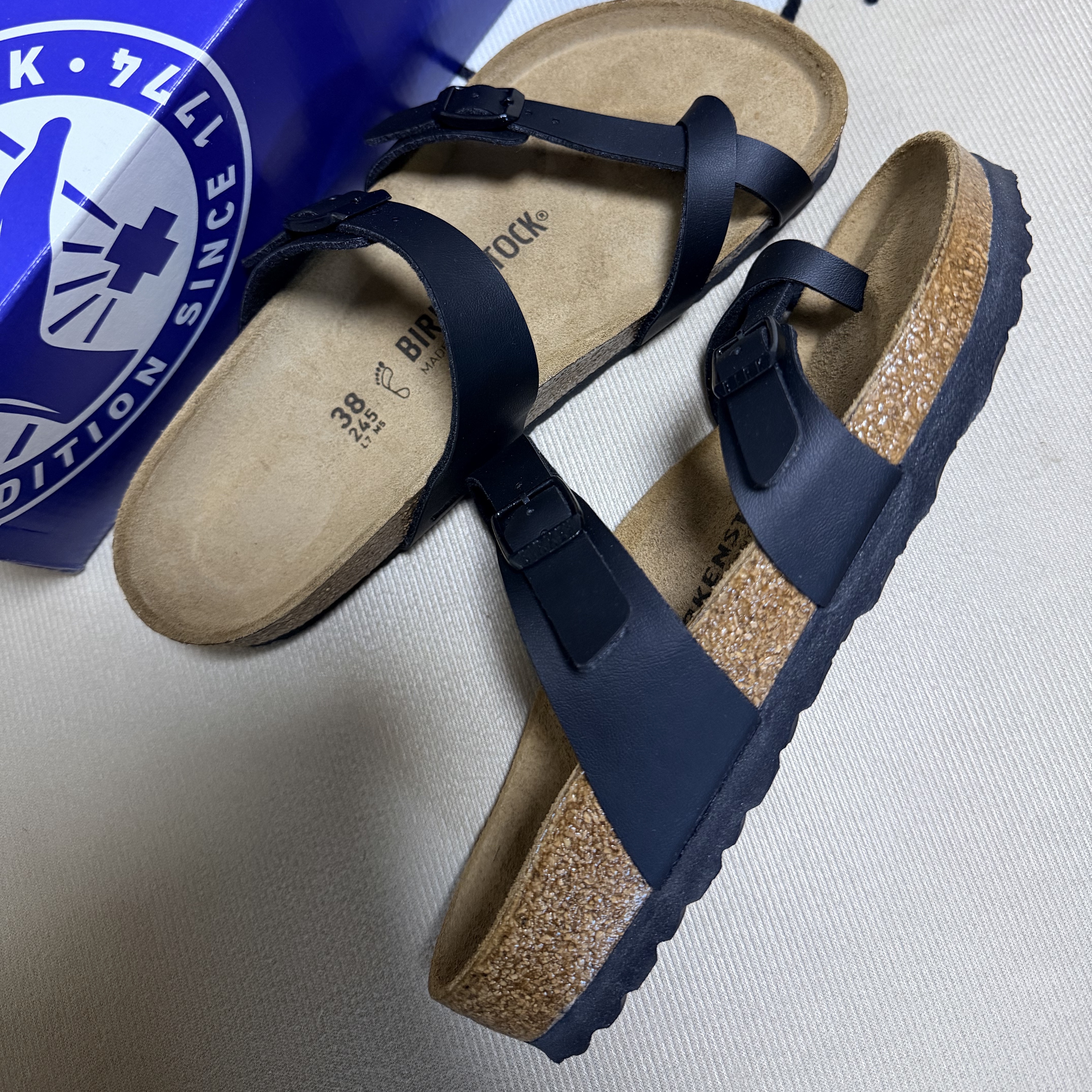 Birkenstock Mayari Nubuck Leather Black - Regular 착용 스타일 - 2