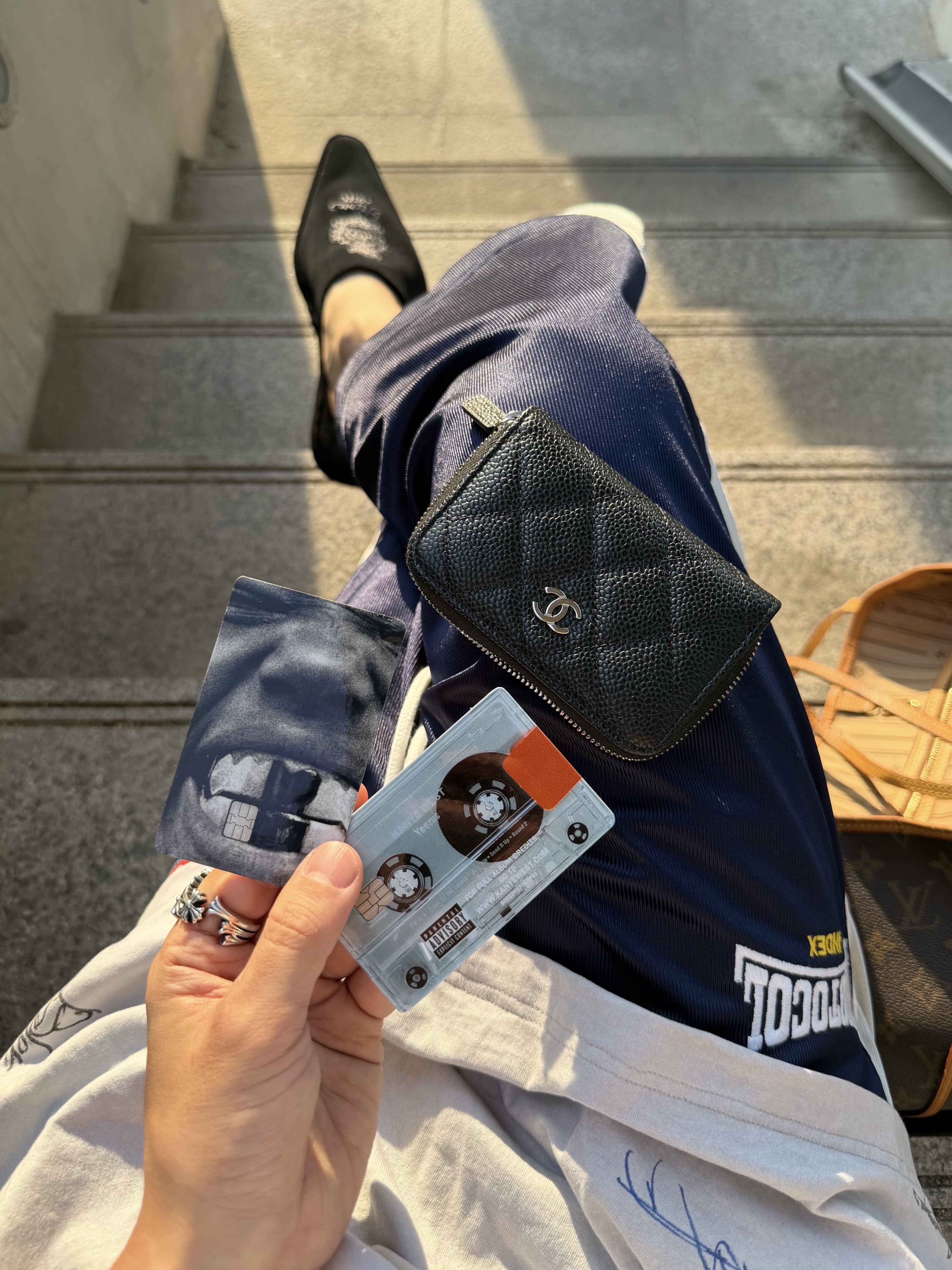 Protocol Index Basketball Jorts Navy, Balenciaga Skin Cat Sunglasses Black 착용 스타일 - 4