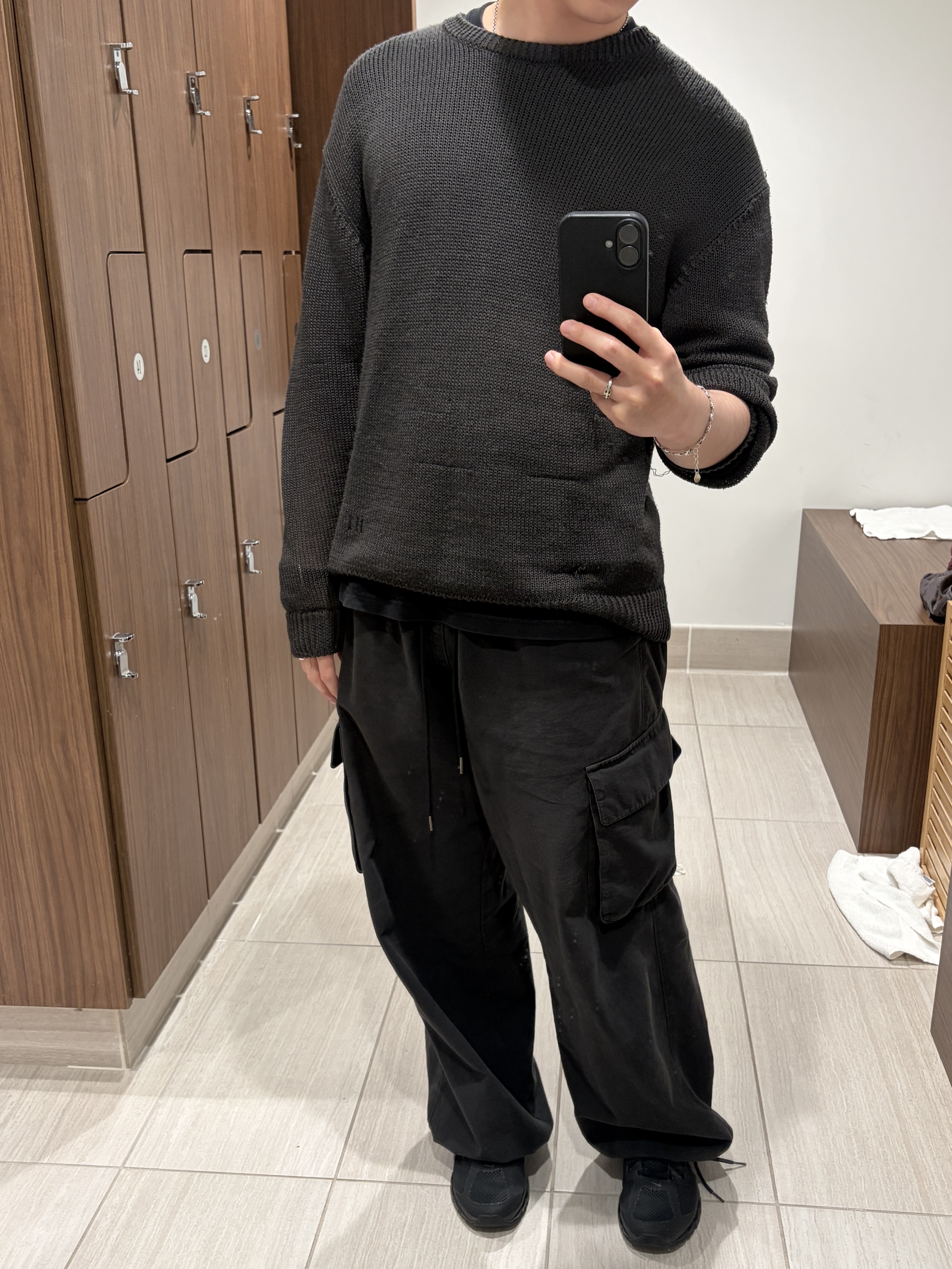 Polyteru Human Index Human Loosed Knit Brown Charcoal, Polyteru Human Index Index Cargo Pants Black 착용 스타일 - 2
