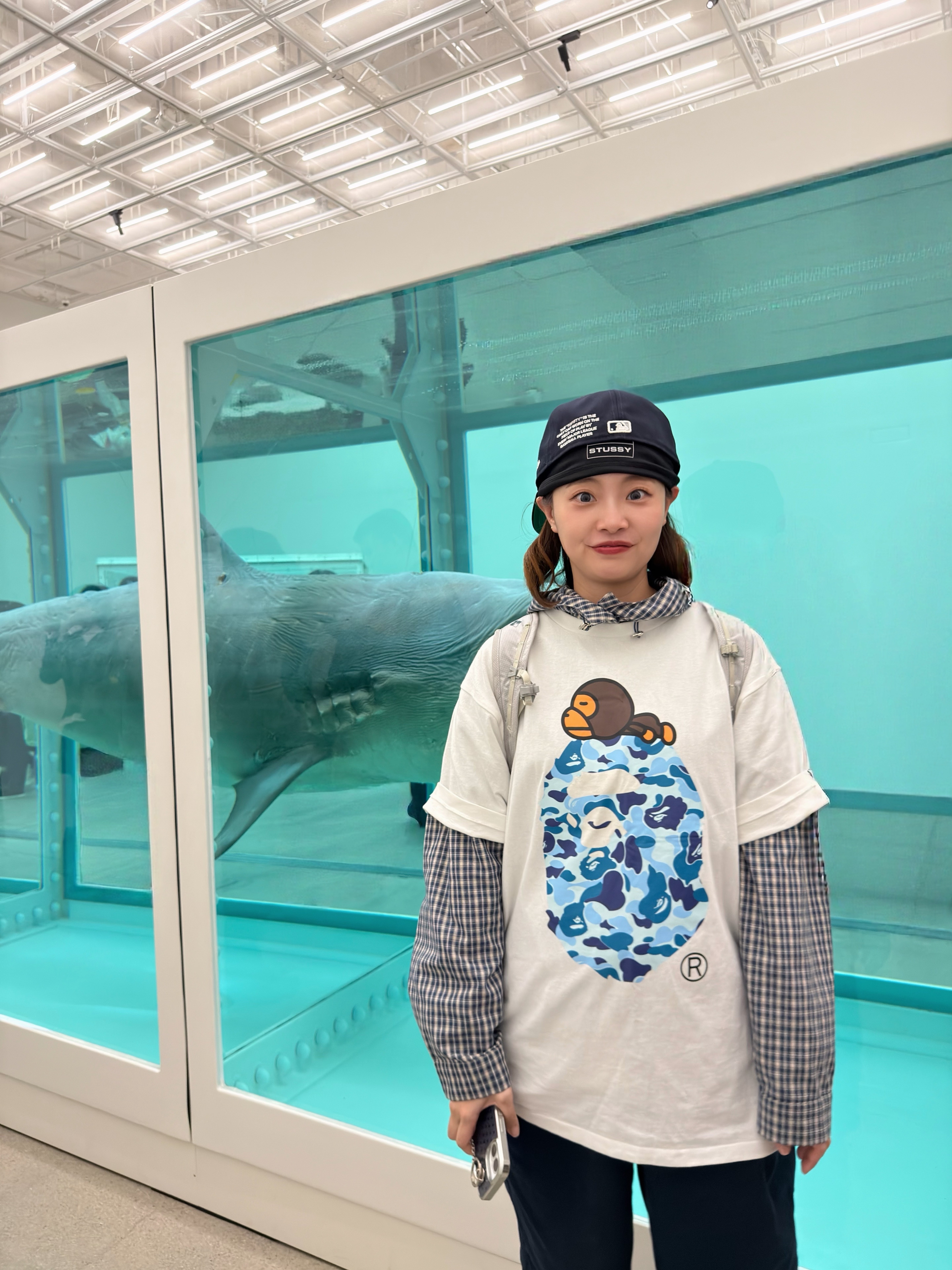 Nike x Stussy Skull Cap Black, BAPE ABC Camo Milo on Big Ape T-Shirt White Blue 착용 스타일 - 2