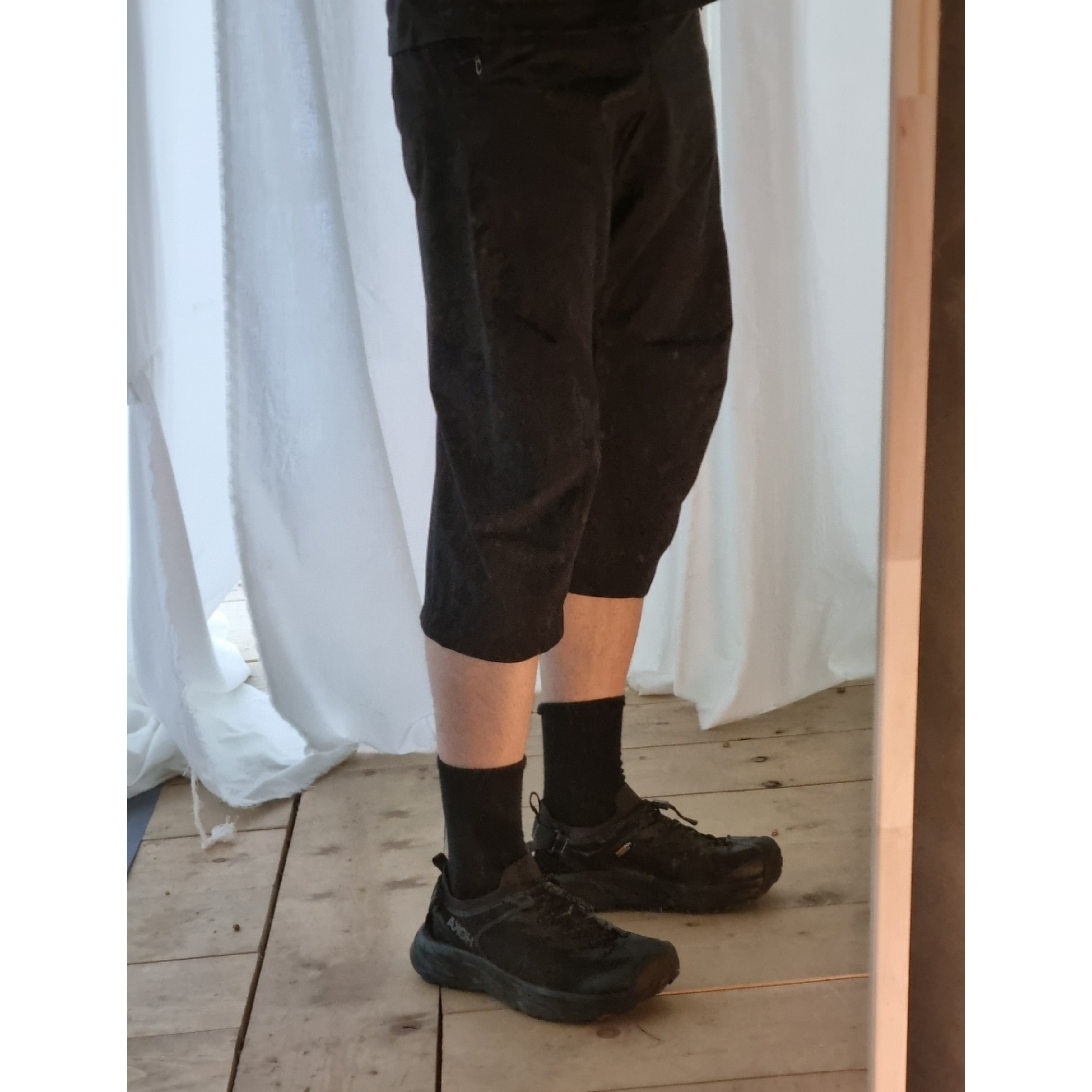 Hoka Hopara 2 Black, Casio G-Shock DW-5600UBB-1DR 착용 스타일 - 4